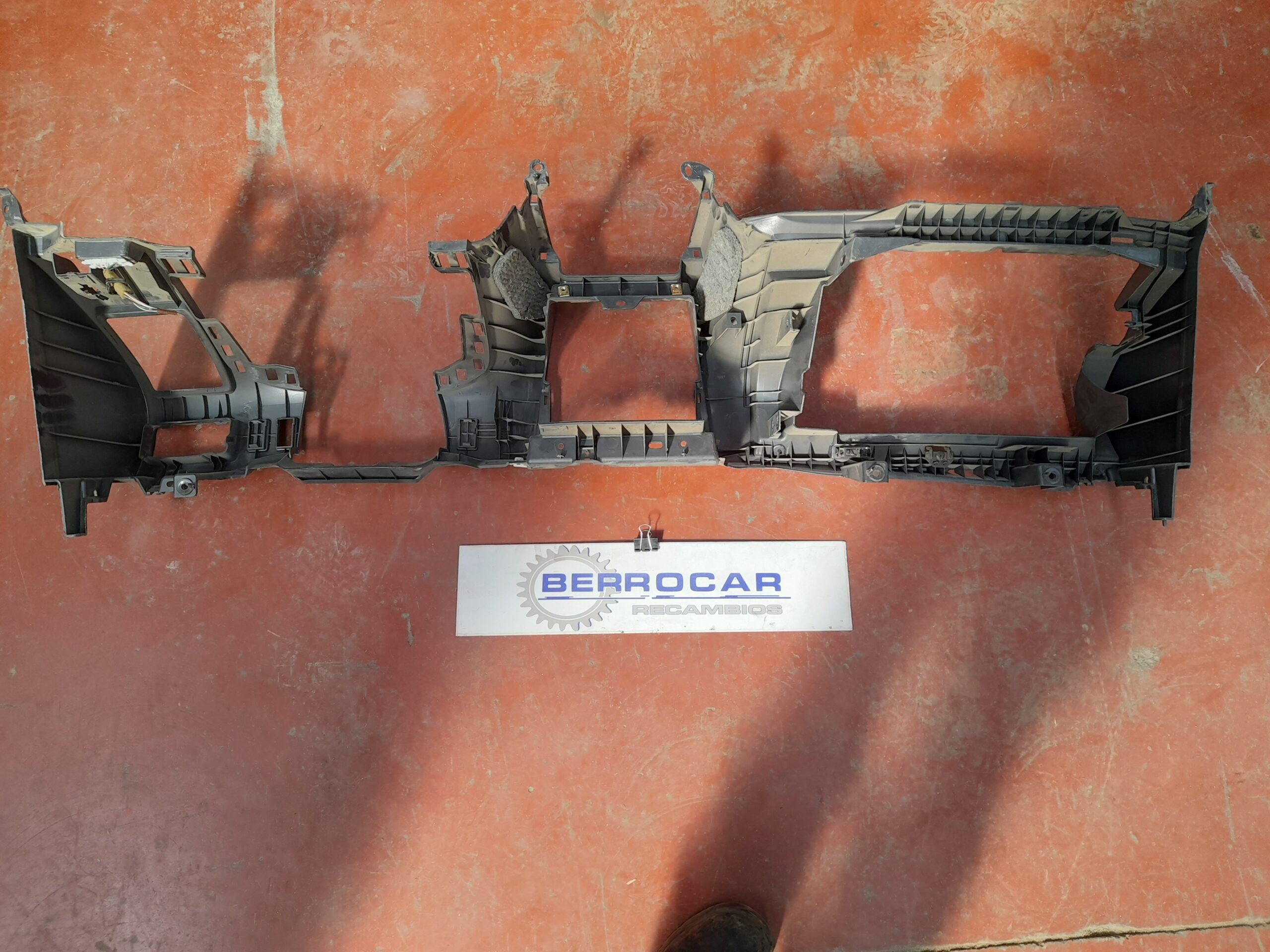 salpicadero_5530205010b0_toyota_avensis_berlina_t25_1_8_16v_cat