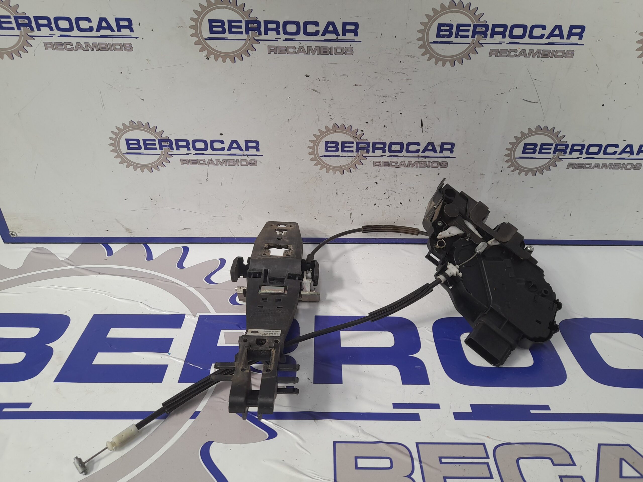 cerradura_puerta_delantera_derecha_94050164_land_rover_discovery