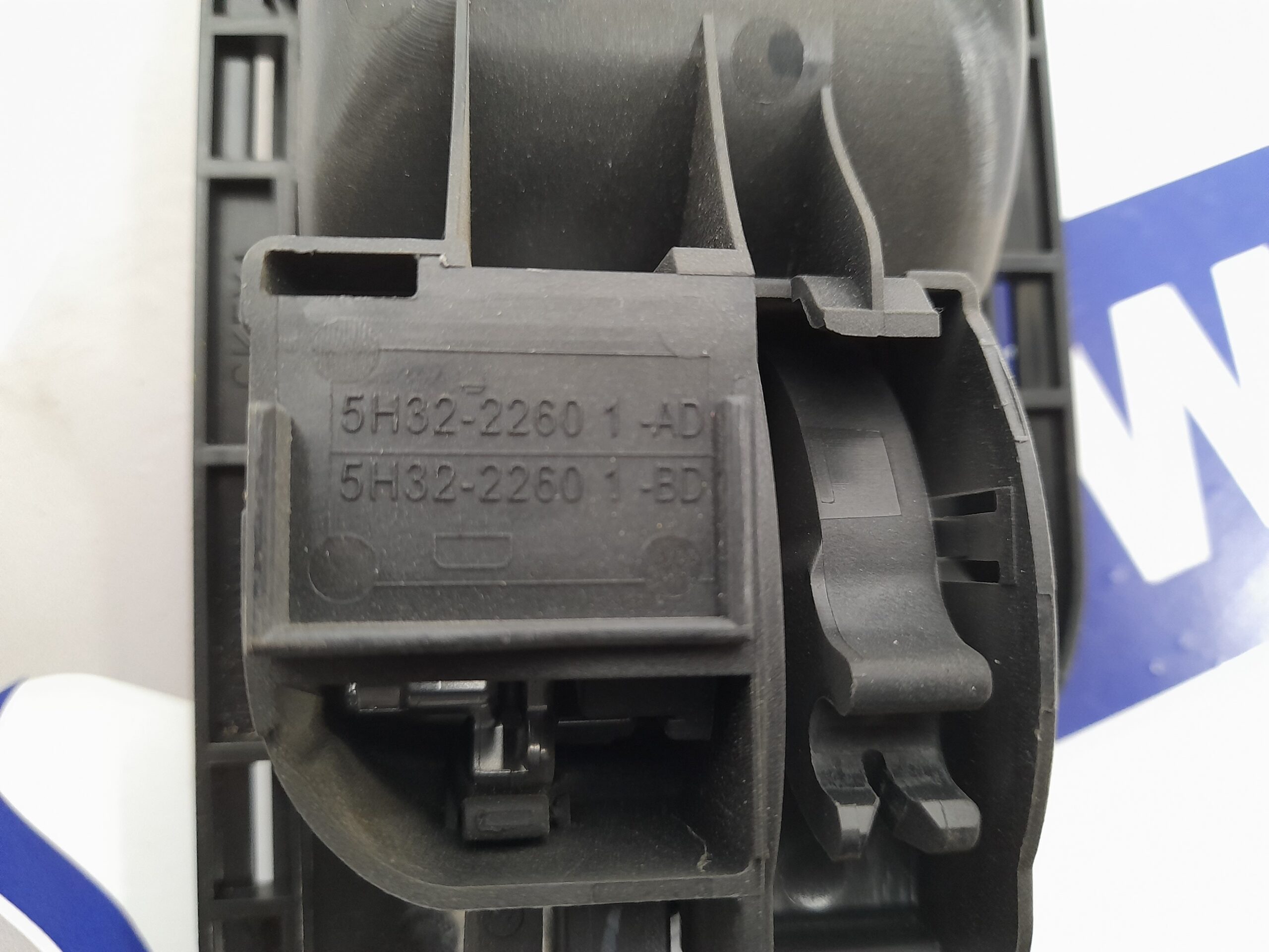 maneta_interior_trasera_izquierda_5h3222601ad_land_rover_discovery