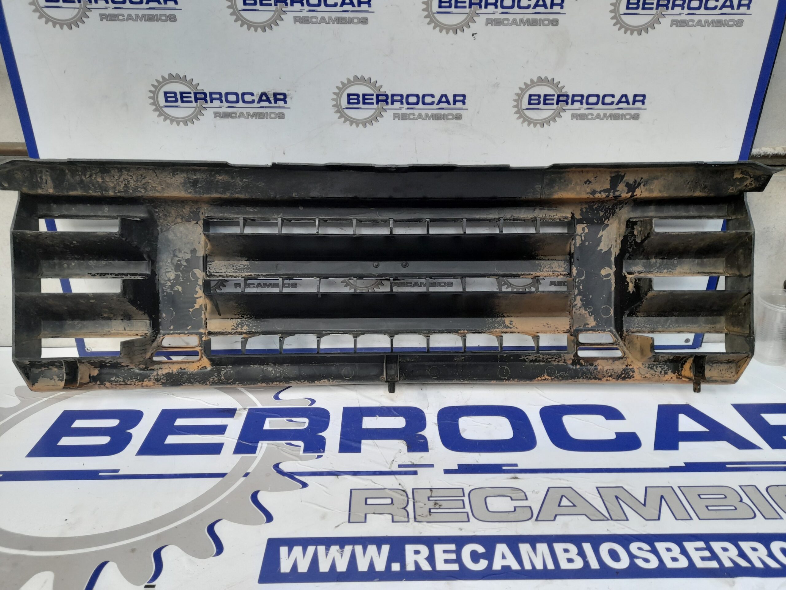 rejilla_delantera_dhb000274lml_land_rover_discovery