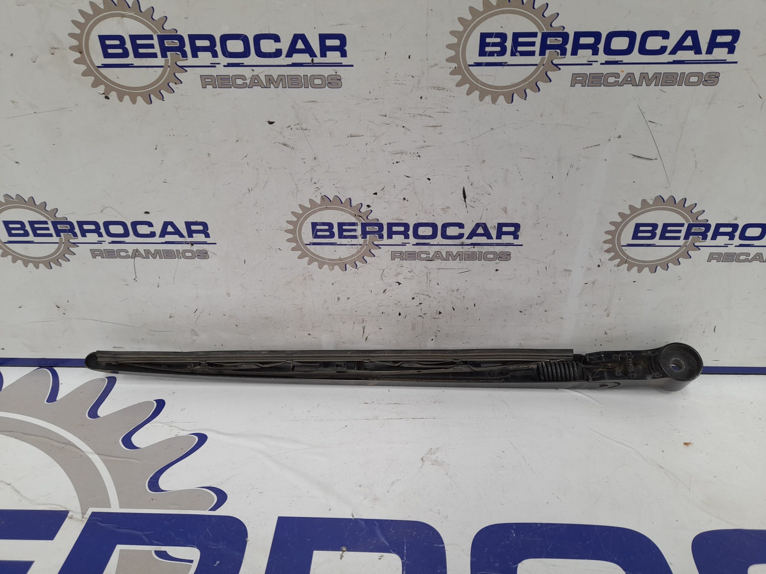 brazo_limpia_trasero_t729f6h_land_rover_discovery_4