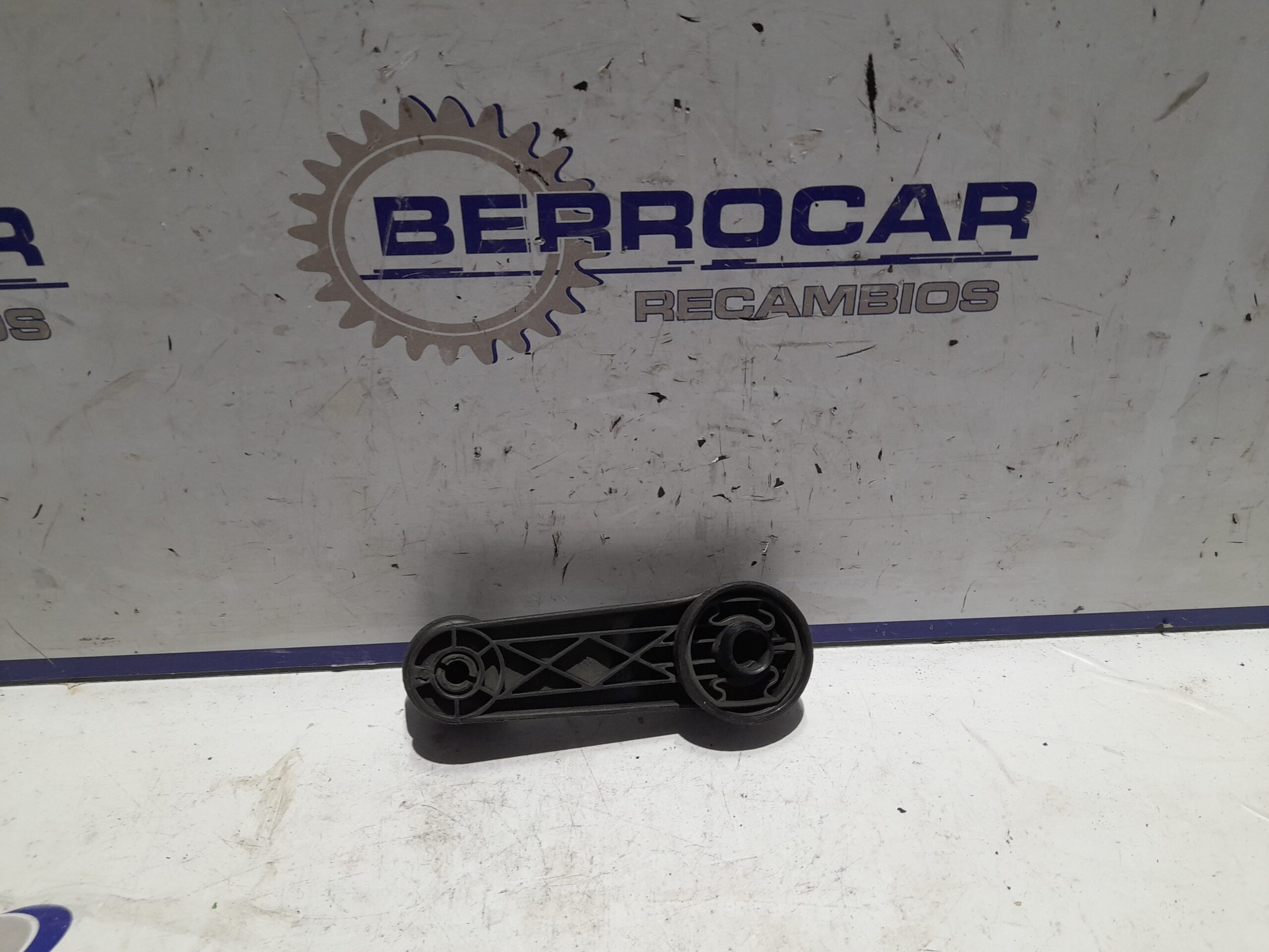 maneta_elevalunas_trasera_derecha_1h0837581_volkswagen_t5_bus_1_9_tdi_cat_axb