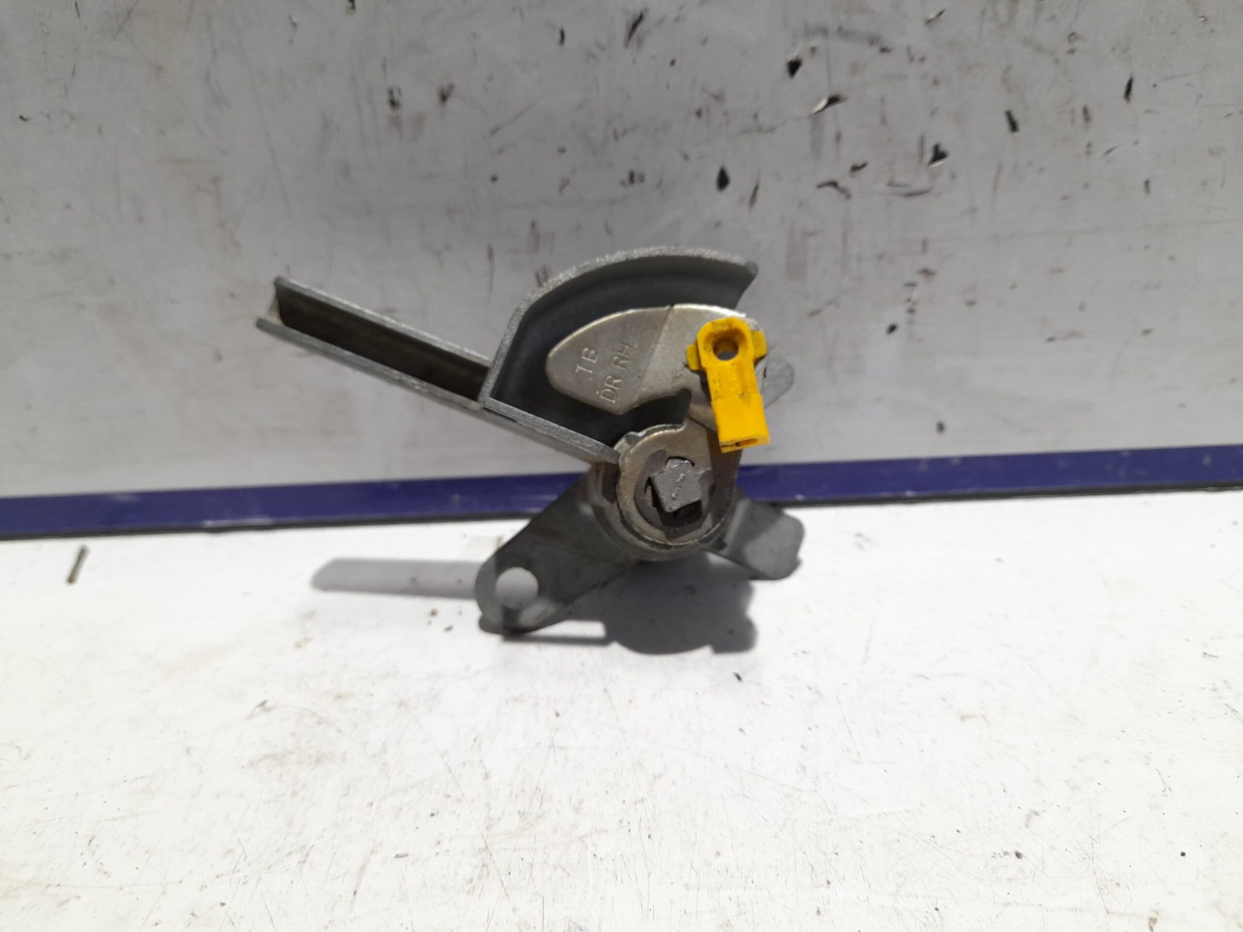 cerradura_puerta_delantera_derecha_hyundai_getz_tb