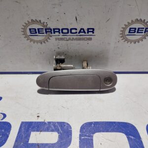 maneta_exterior_delantera_izquierda_692060d030b2_toyota_yaris_ncp1_nlp1_scp1_1_0_cat