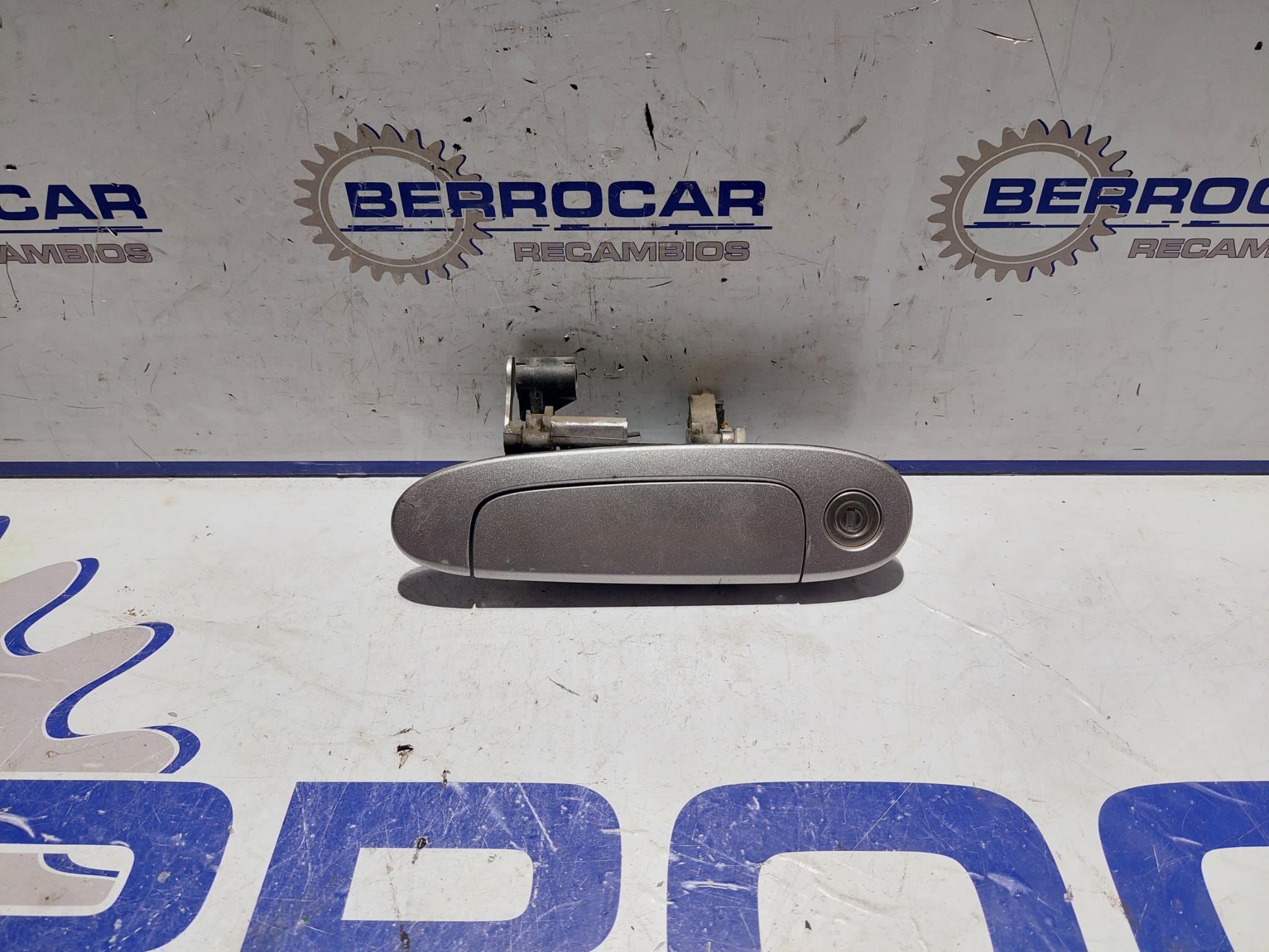 maneta_exterior_delantera_izquierda_692060d030b2_toyota_yaris_ncp1_nlp1_scp1_1_0_cat