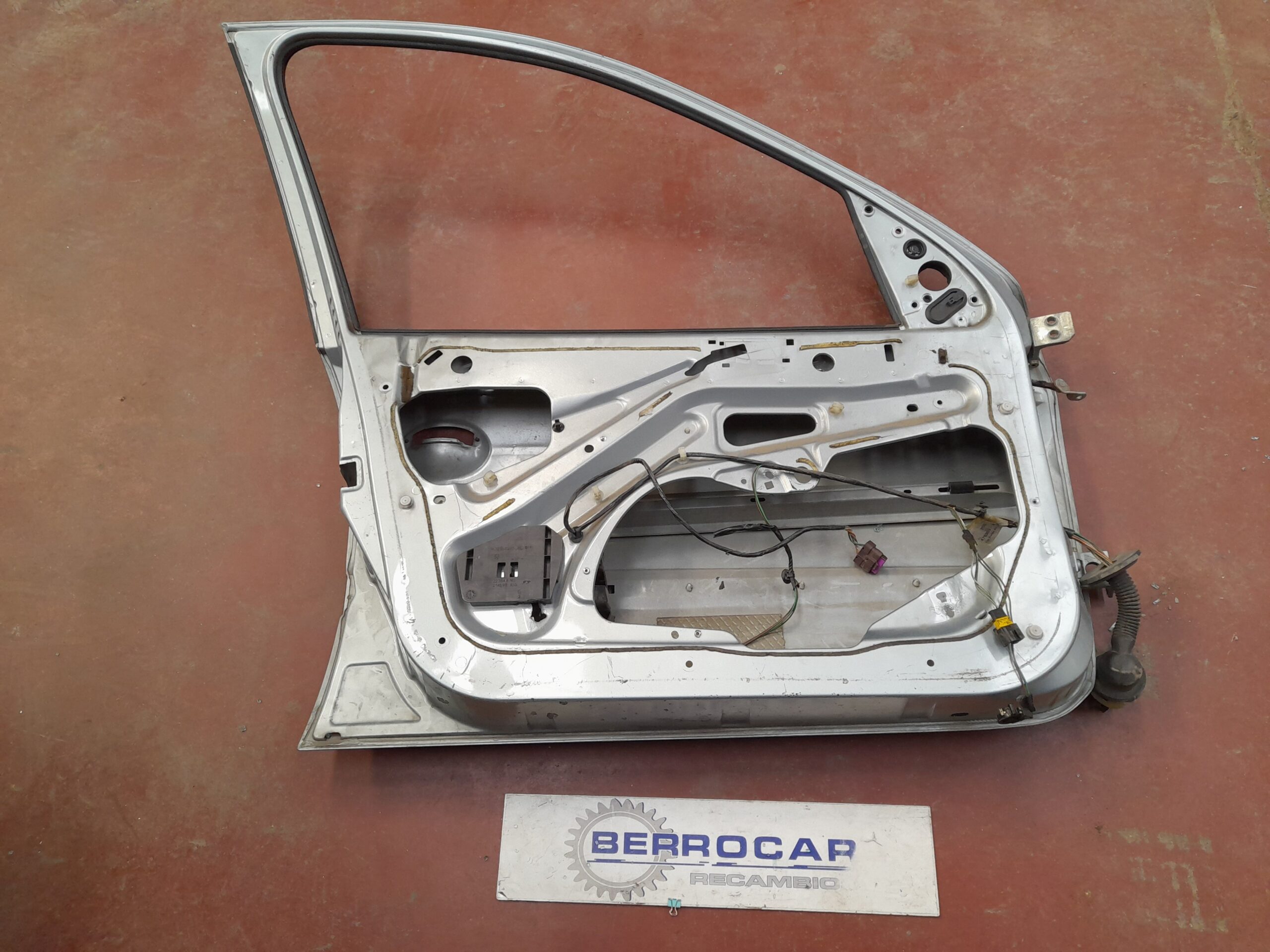 puerta_delantera_izquierda_9002l2_peugeot_206_berlina_1_9_diesel