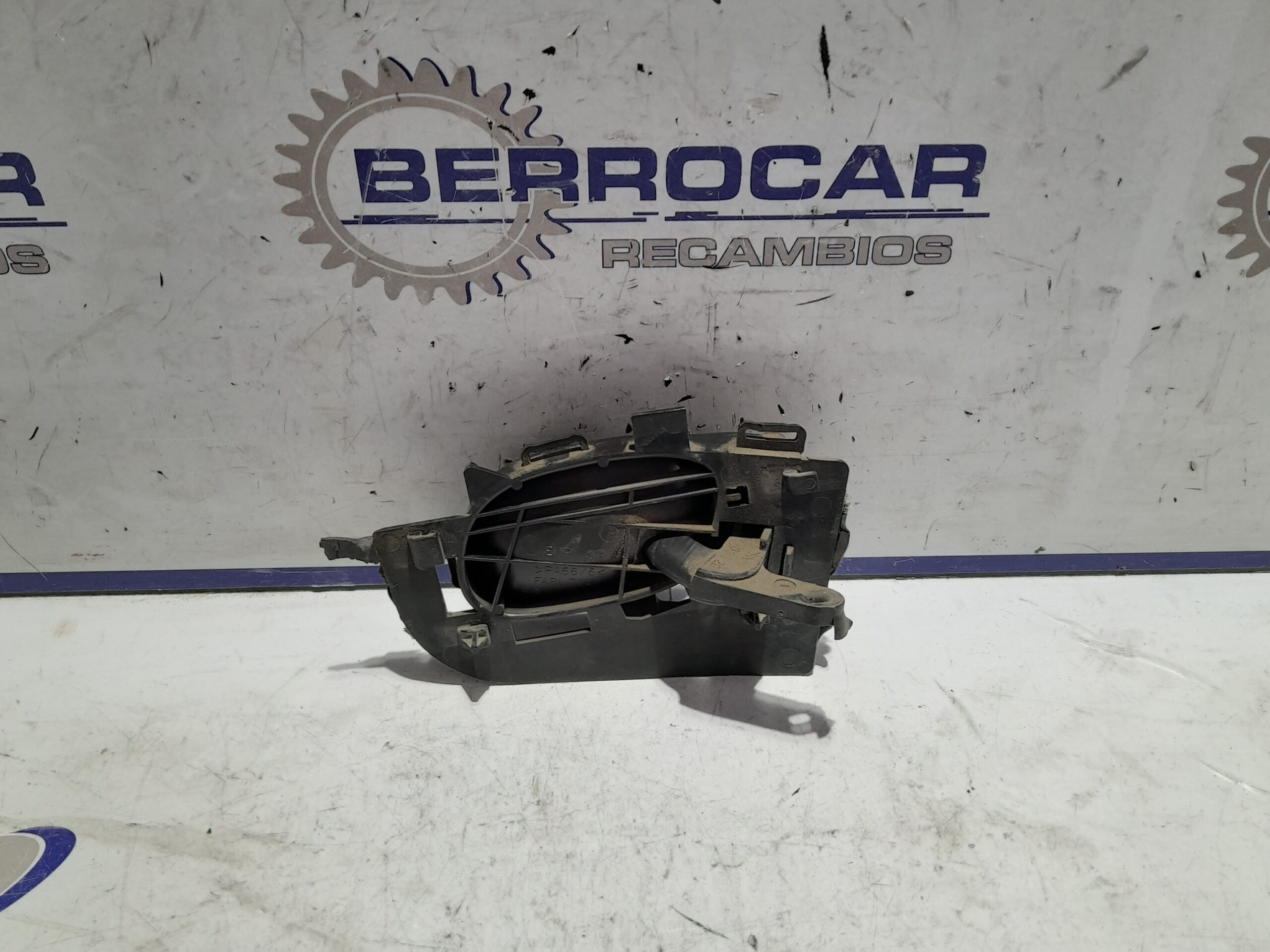 maneta_interior_trasera_izquierda_9143_a4_peugeot_206_berlina_1_9_diesel