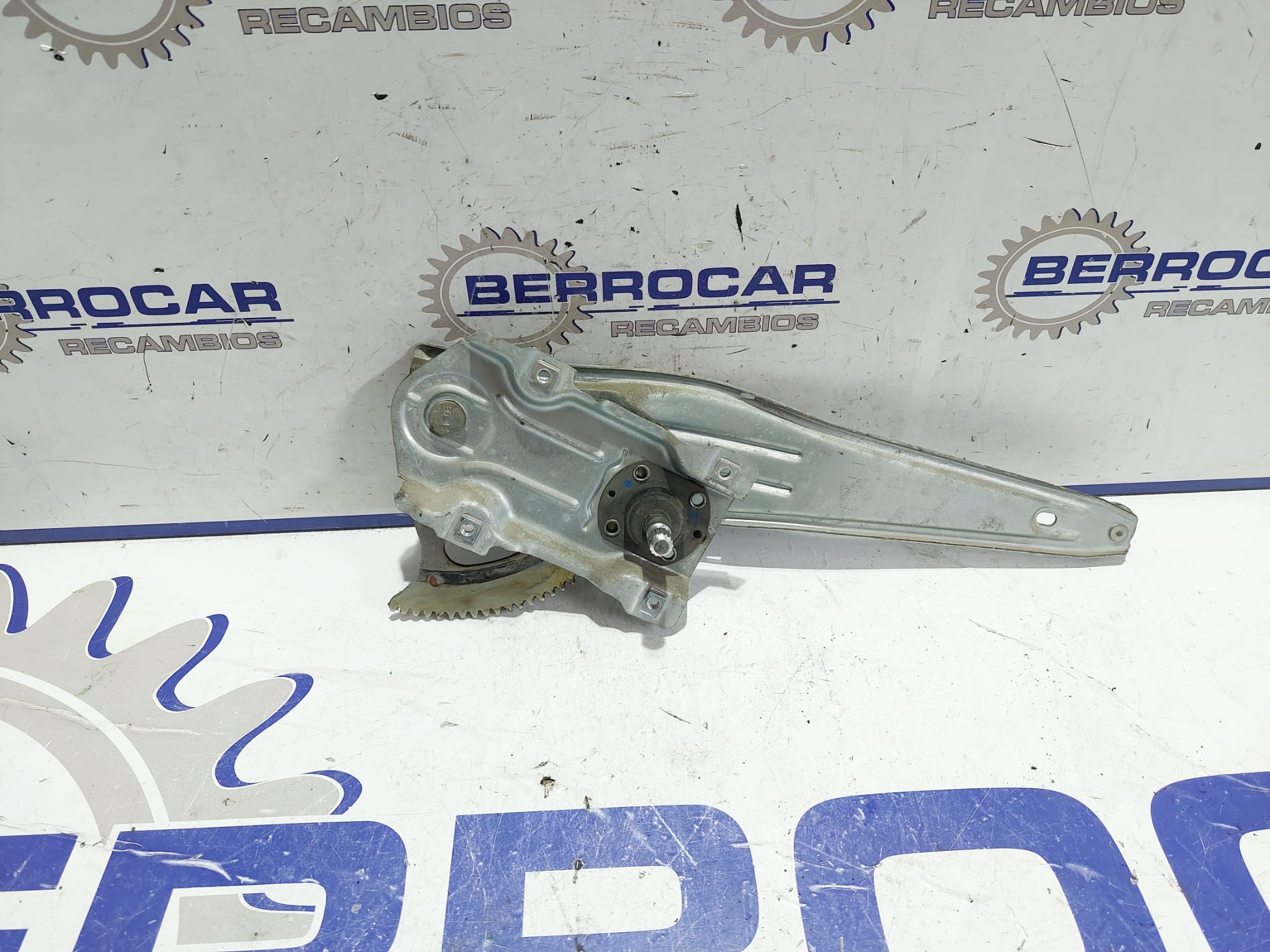 elevalunas_trasero_derecho_698300d010_toyota_yaris_ncp1_nlp1_scp1_1_0_cat