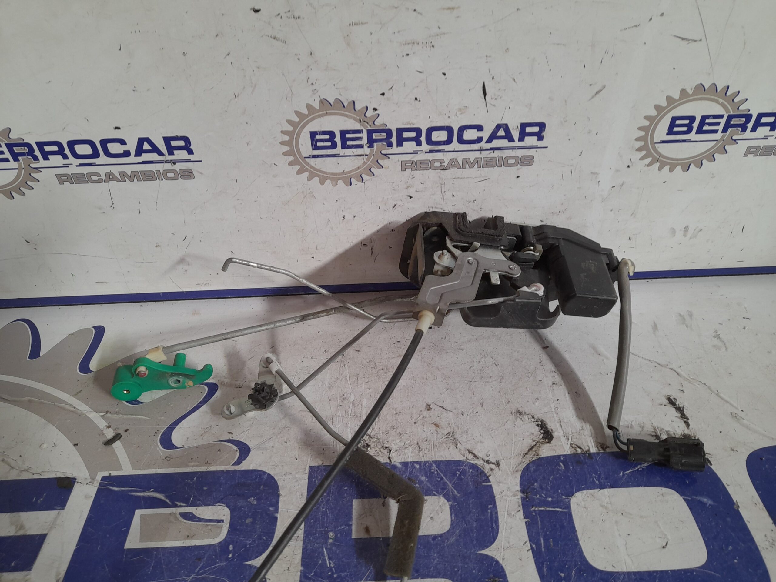 cerradura_puerta_delantera_derecha_813203e010_kia_sorento_2_5_crdi