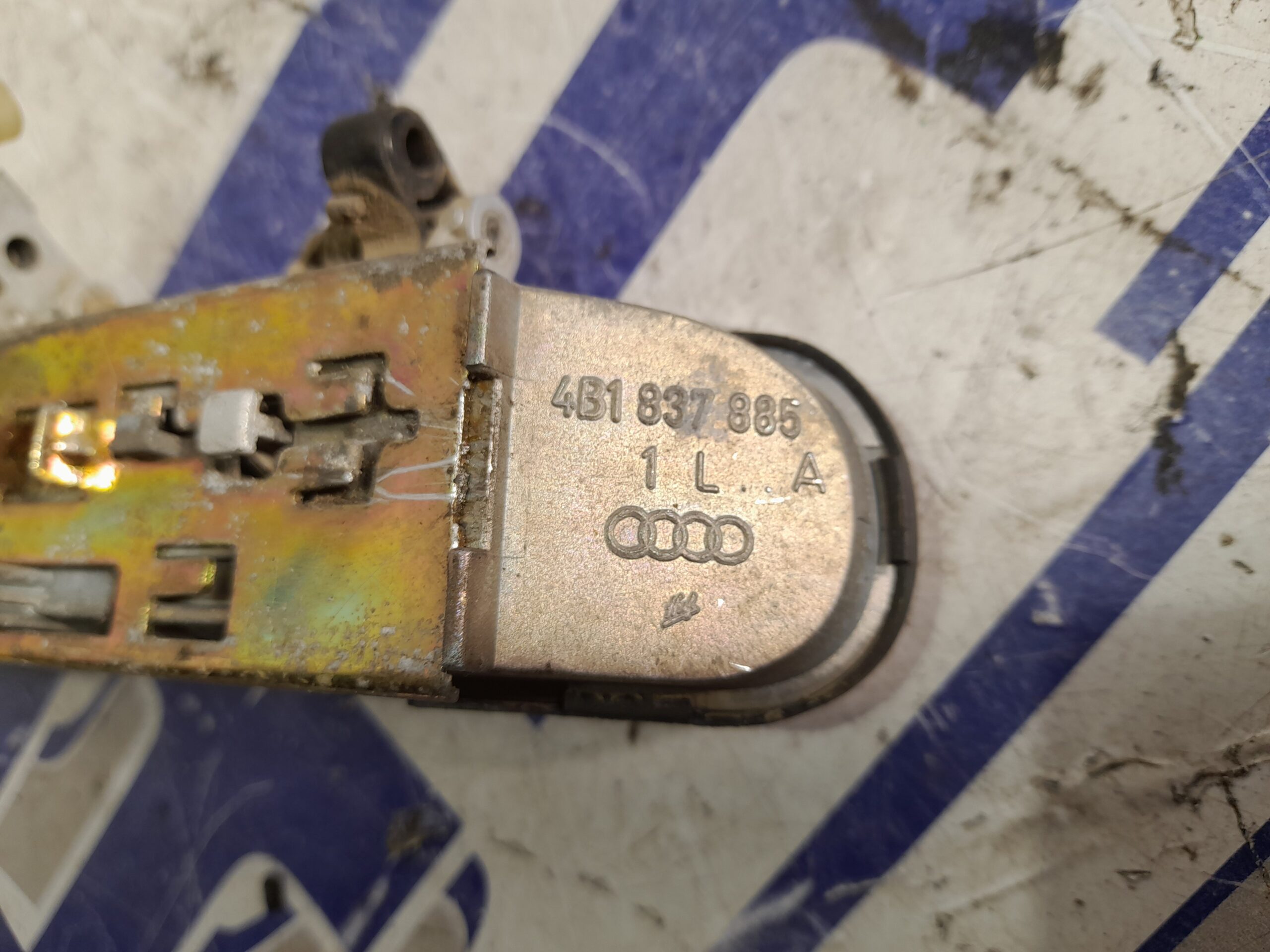 maneta_exterior_delantera_izquierda_4b1837885_audi_a6_berlina_4b2_2_5_v6_24v_tdi