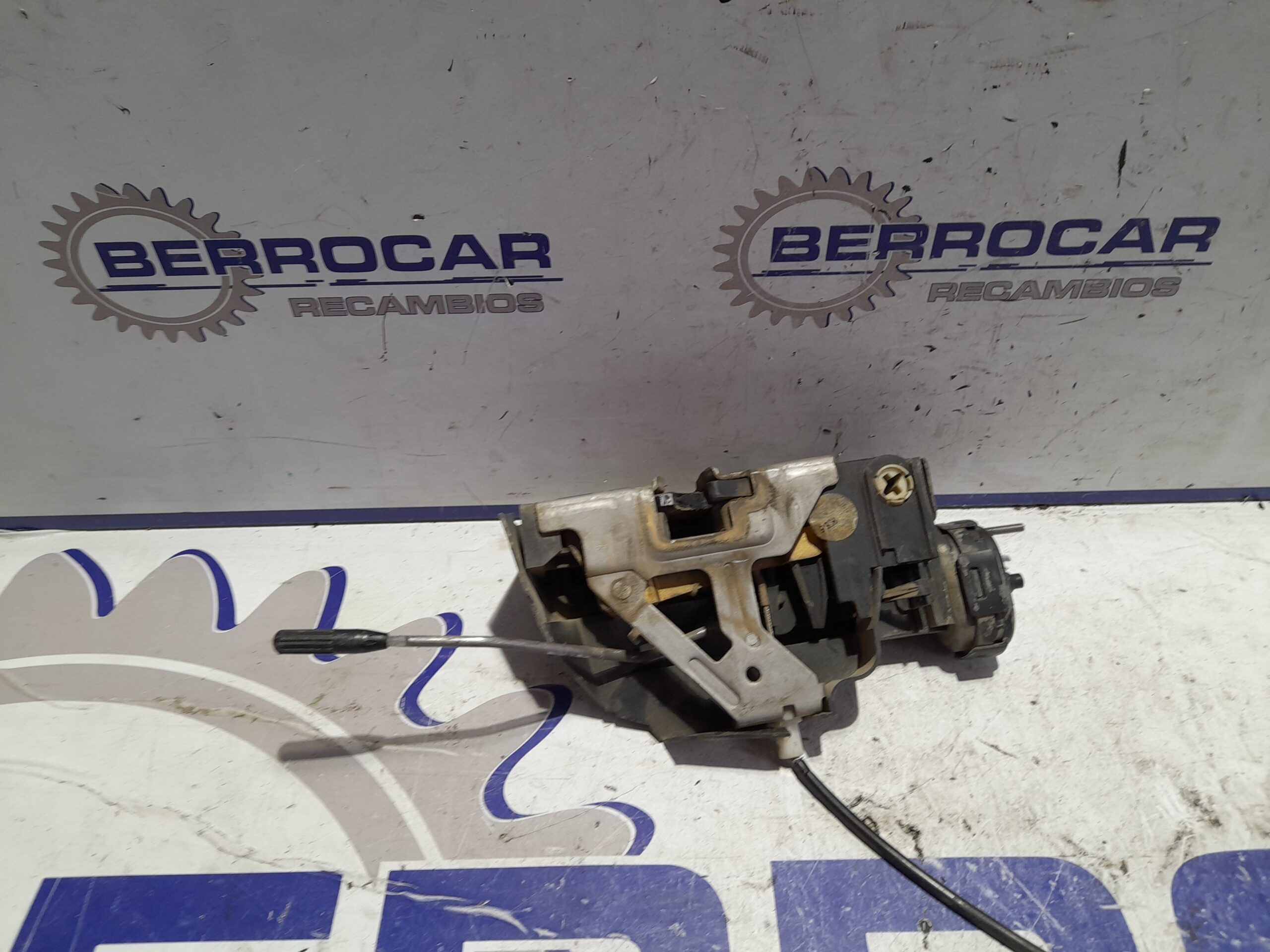 cerradura_puerta_delantera_derecha_a1687202235_mercedes_benz_clase_a_w168_1_4_cat