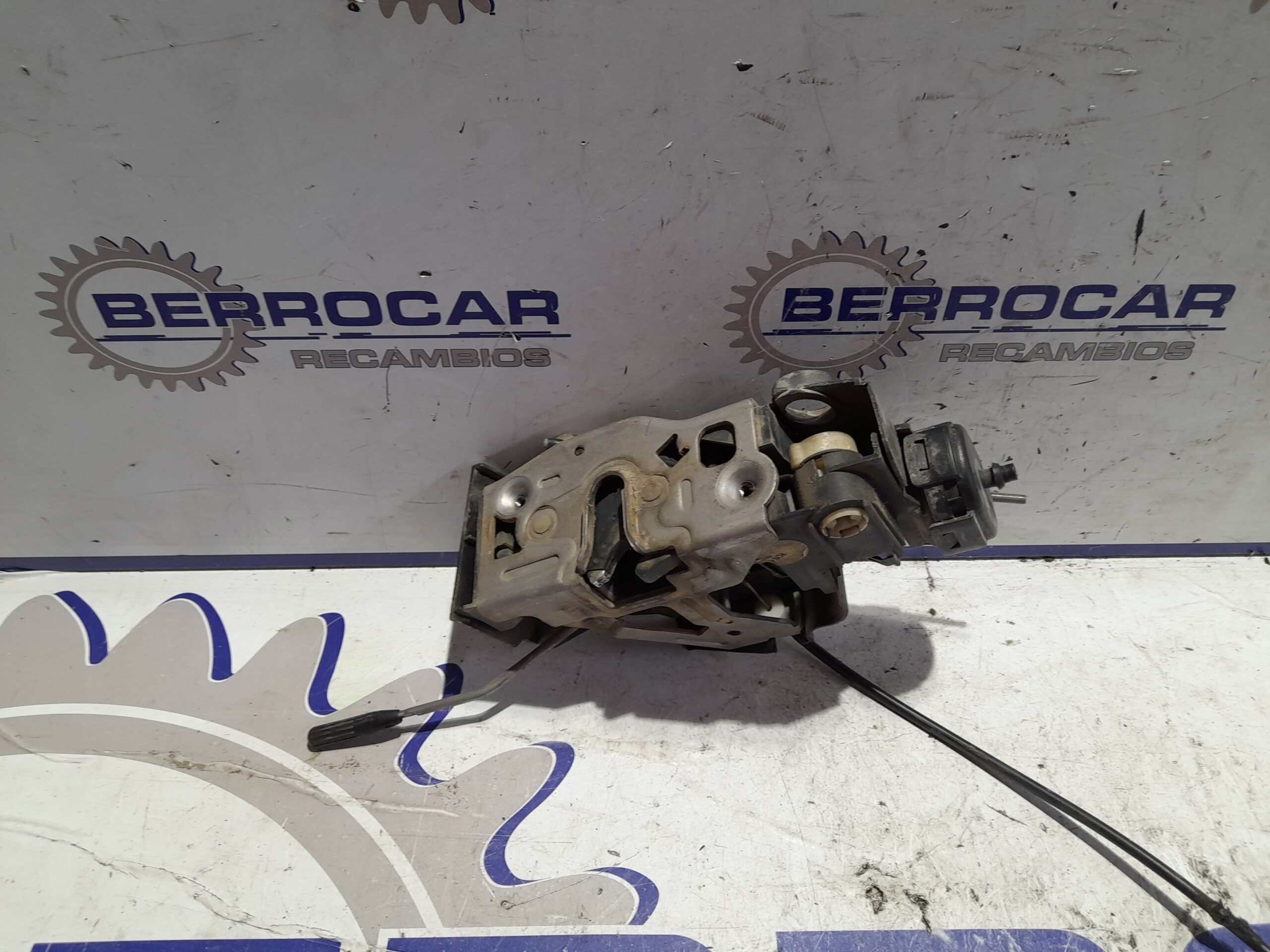 cerradura_puerta_delantera_derecha_a1687202235_mercedes_benz_clase_a_w168_1_4_cat