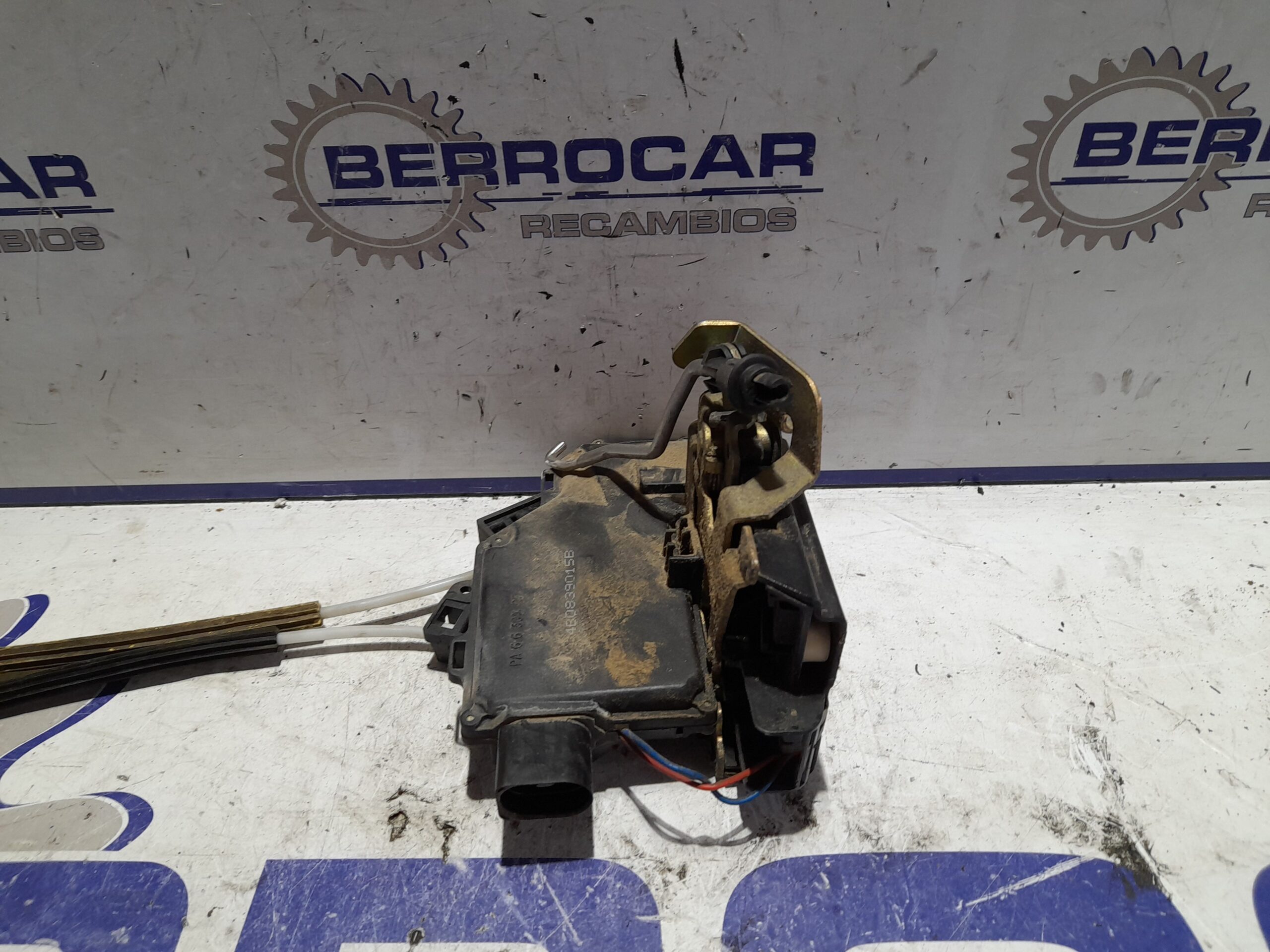 cerradura_puerta_trasera_izquierda_4b0839015g_audi_a6_berlina_4b2_2_5_v6_24v_tdi