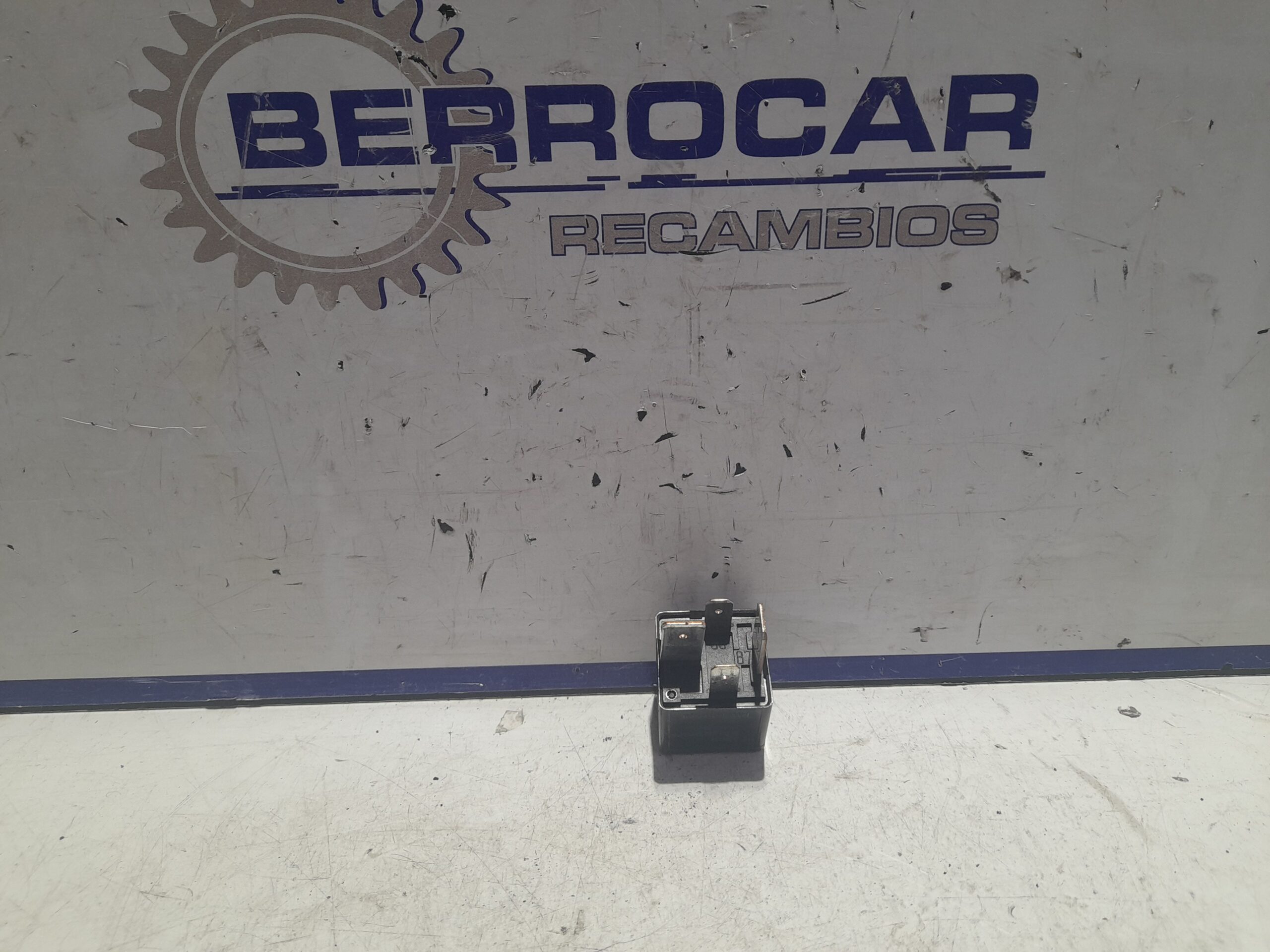 rele_v23134j52x207_renault_megane_ii_berlina_3p