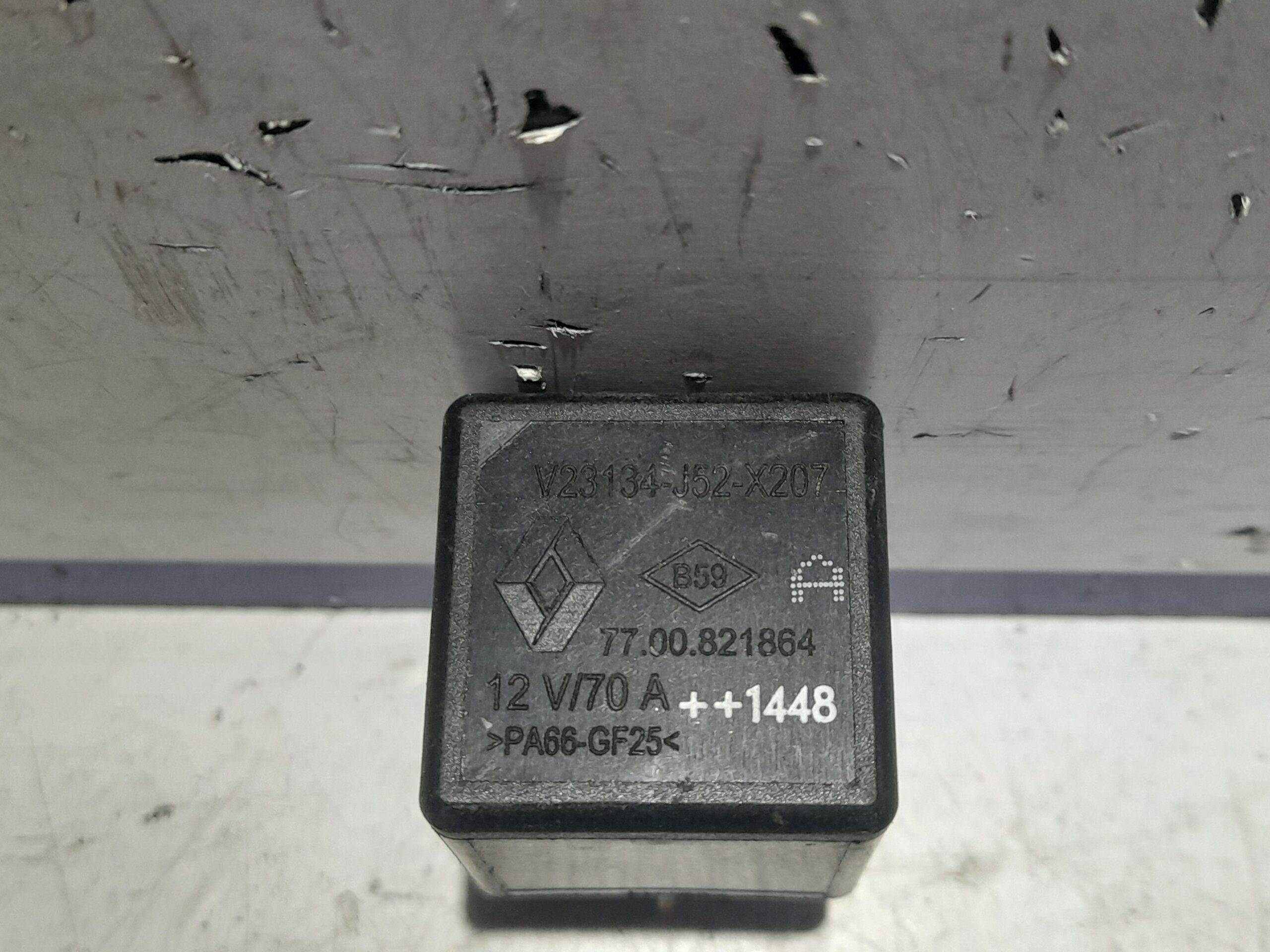 rele_v23134j52x207_renault_megane_ii_berlina_3p