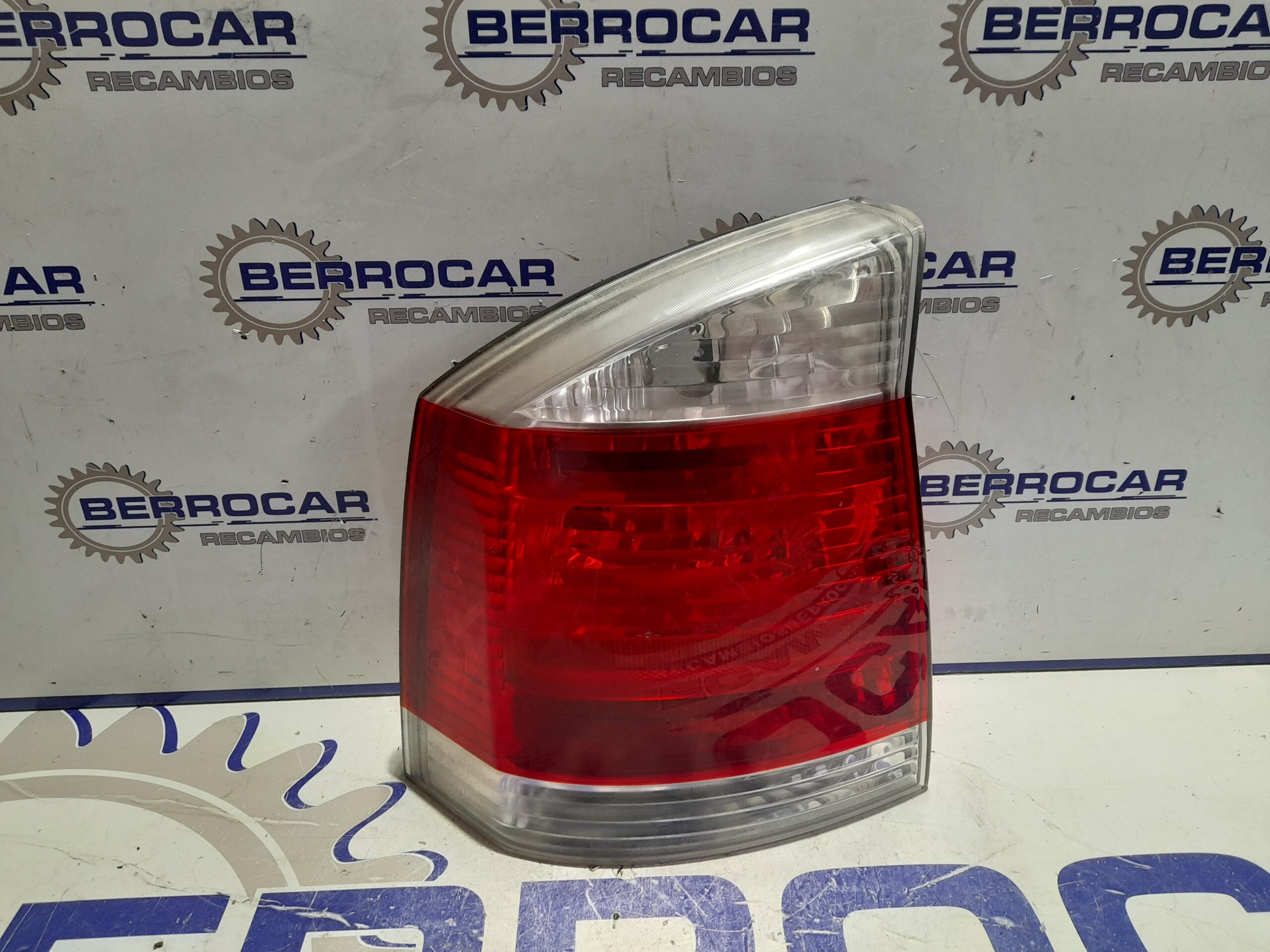 piloto_trasero_izquierdo_13251937_opel_vectra_c_berlina