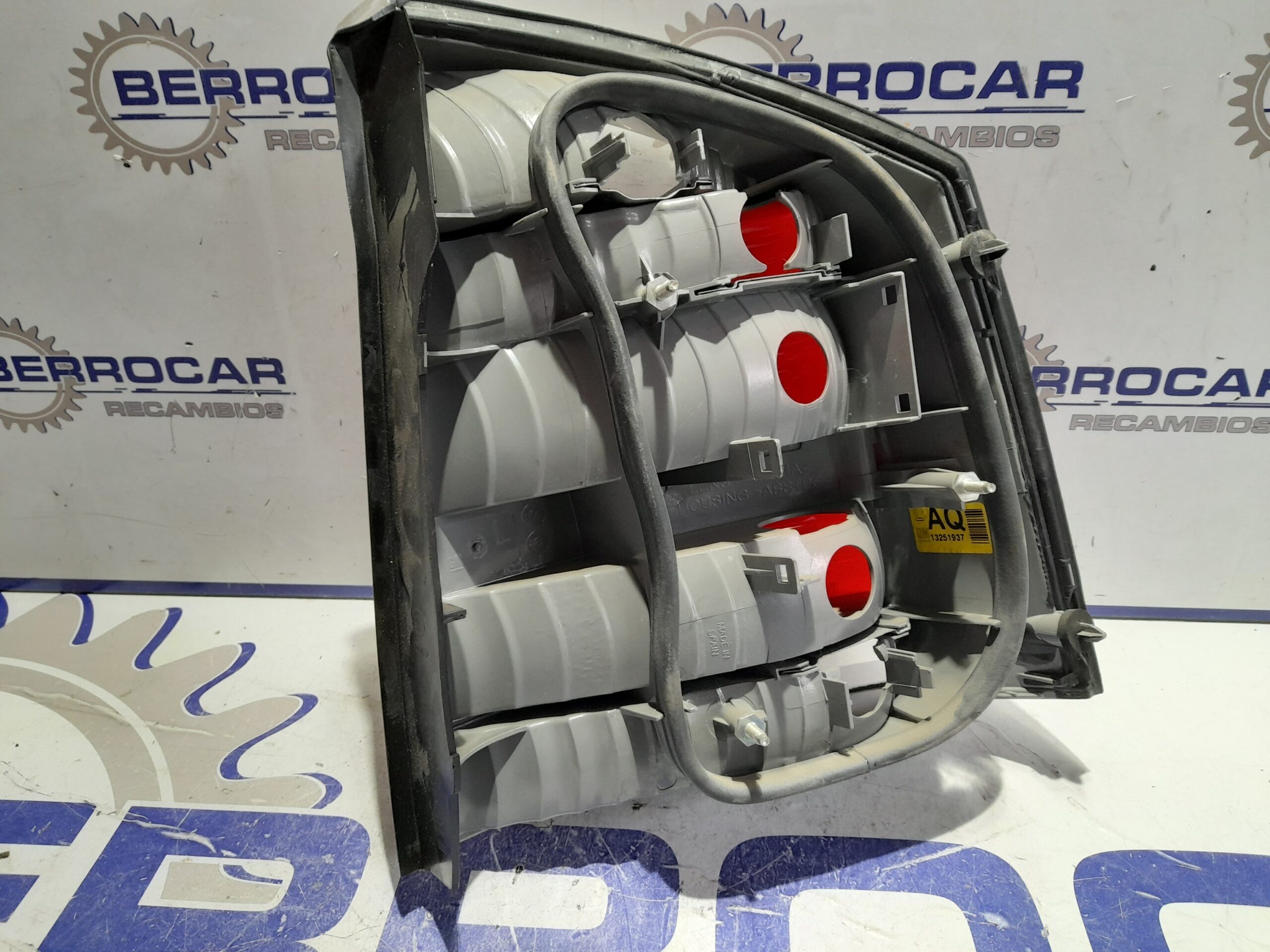 piloto_trasero_izquierdo_13251937_opel_vectra_c_berlina