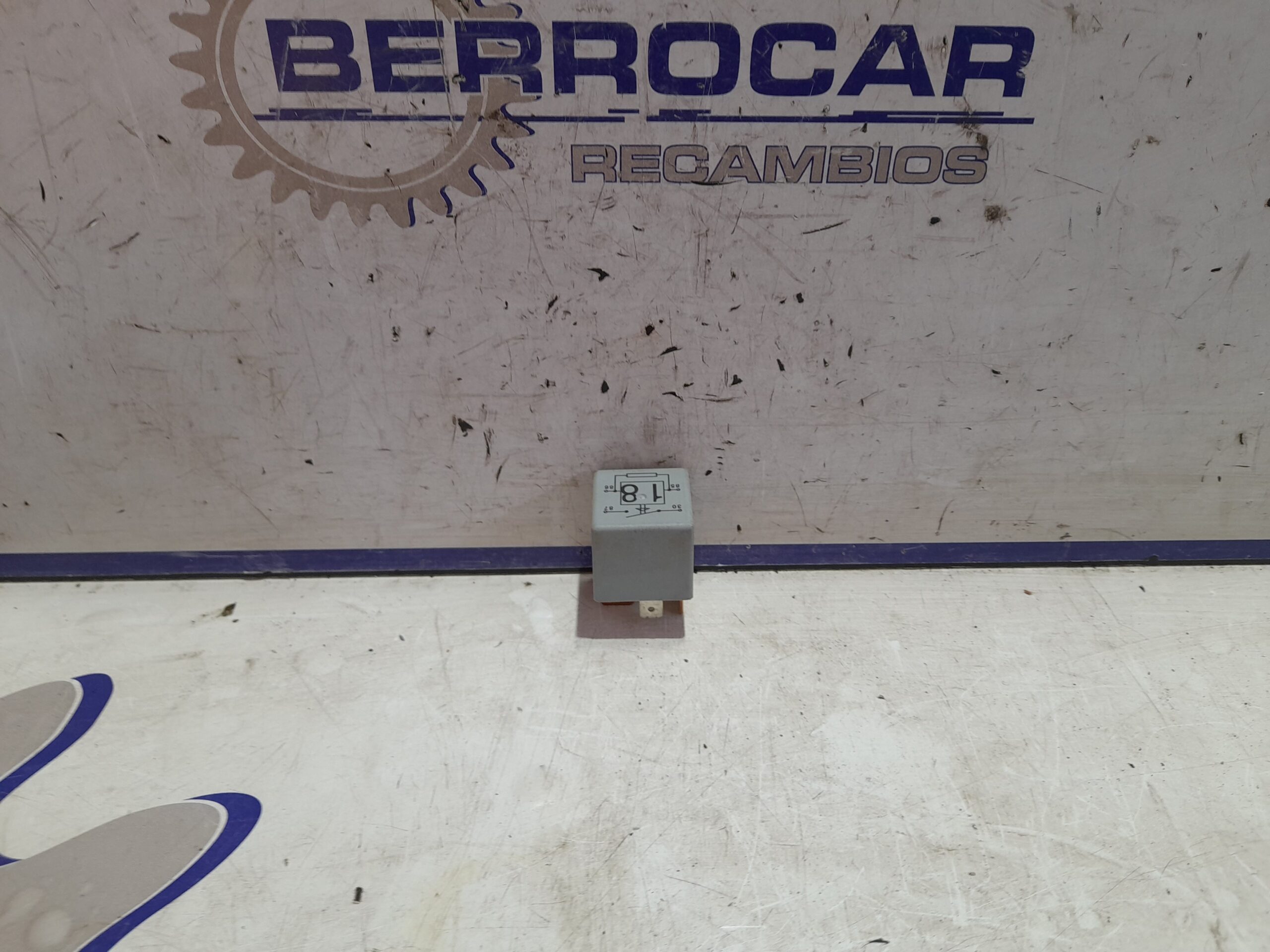 rele_191937503_volkswagen_polo_9n1_1_2