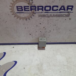 rele_191906383_volkswagen_polo_9n1_1_2