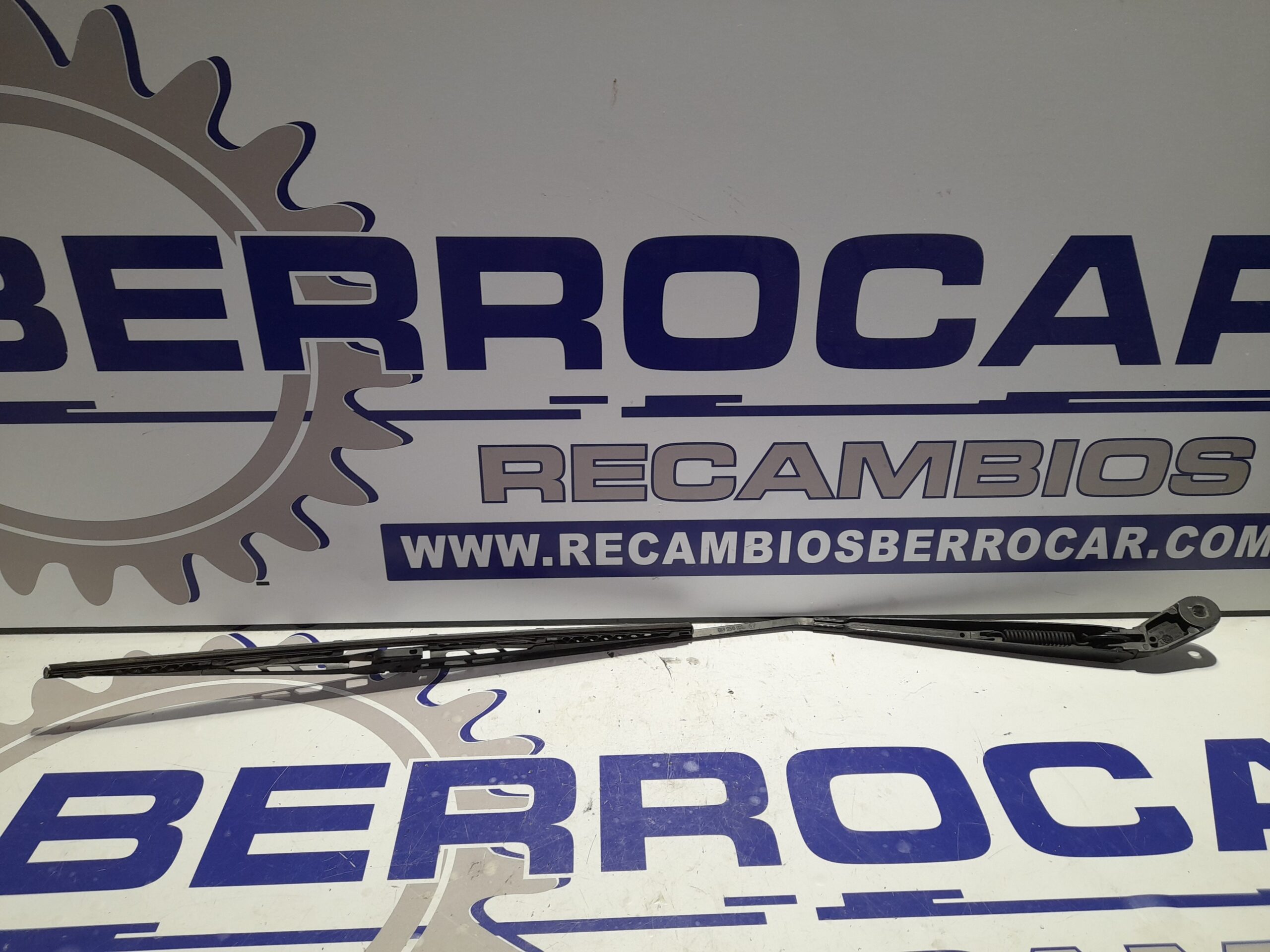 brazo_limpia_delantero_derecho_6q1955410_volkswagen_polo_9n1_1_2