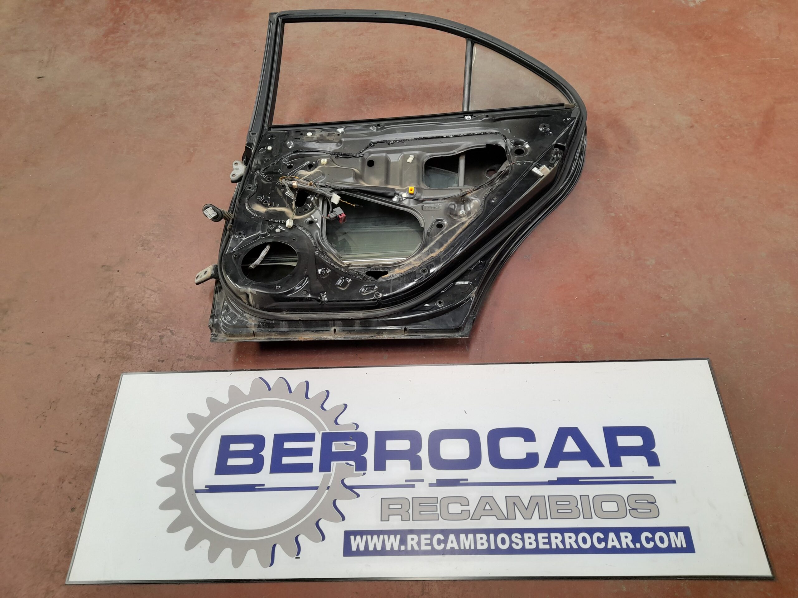puerta_trasera_derecha_6700305110_toyota_avensis_berlina_t25_1_8_16v_cat