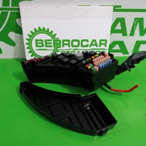 caja_reles_fusibles_2r8t14a067_jaguar_s_type_2_7_v6_diesel_cat