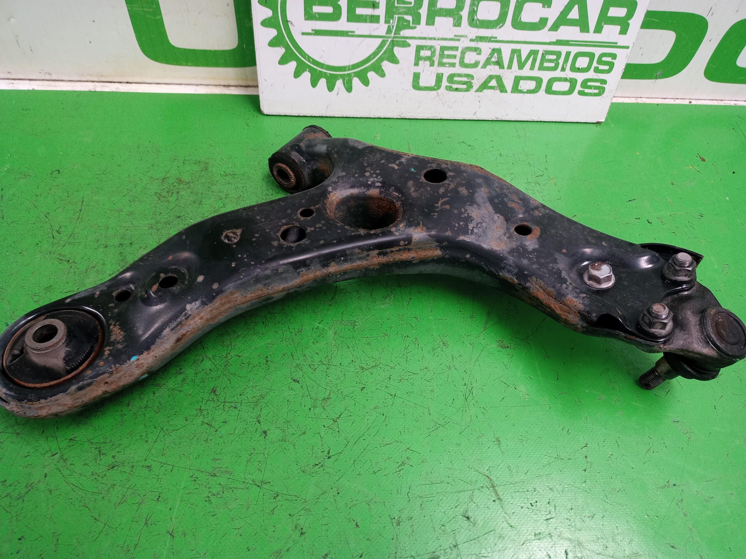 brazo_suspension_delantero_izquierdo_4806902130_toyota_auris_touring_sports_e18_active