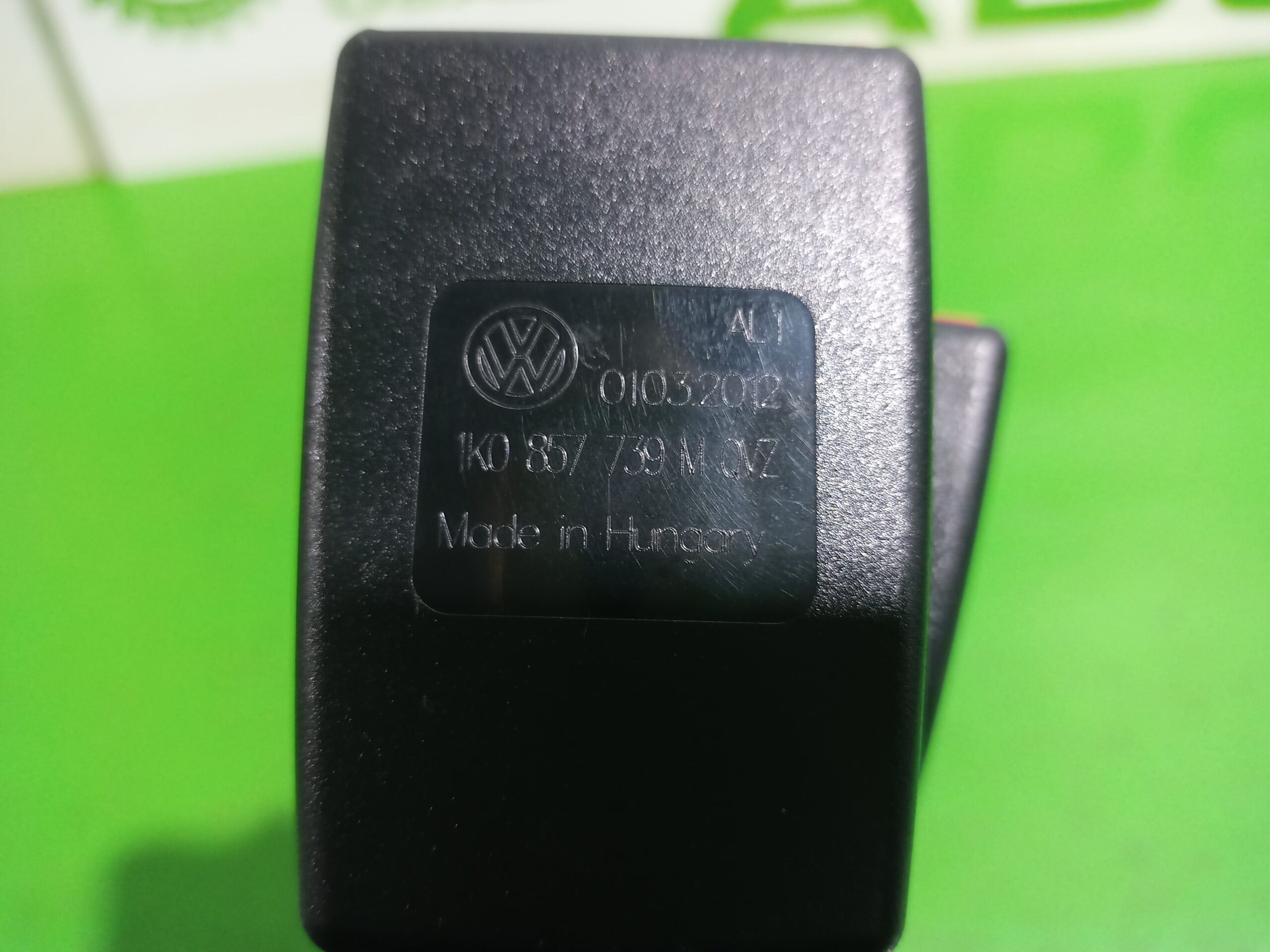 enganche_cinturon_trasero_central_1k0857739m_volkswagen_golf_vi_5k1_advance