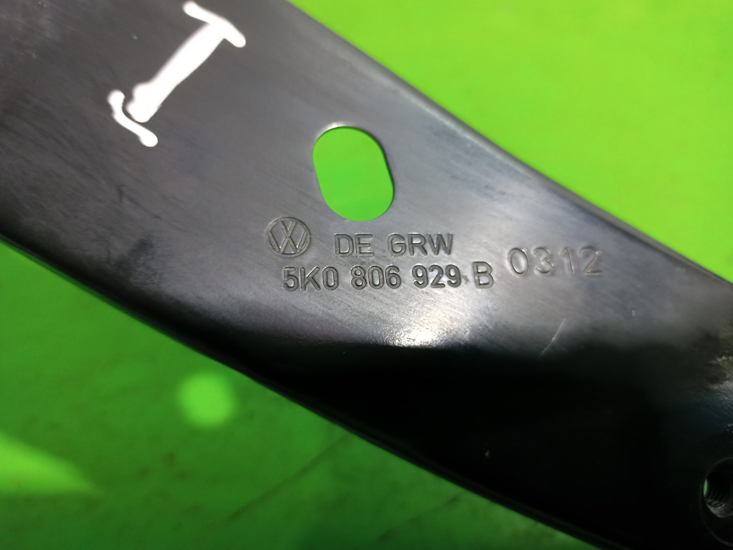 soporte_faro_izquierdo_5k0806929b_volkswagen_golf_vi_5k1_advance