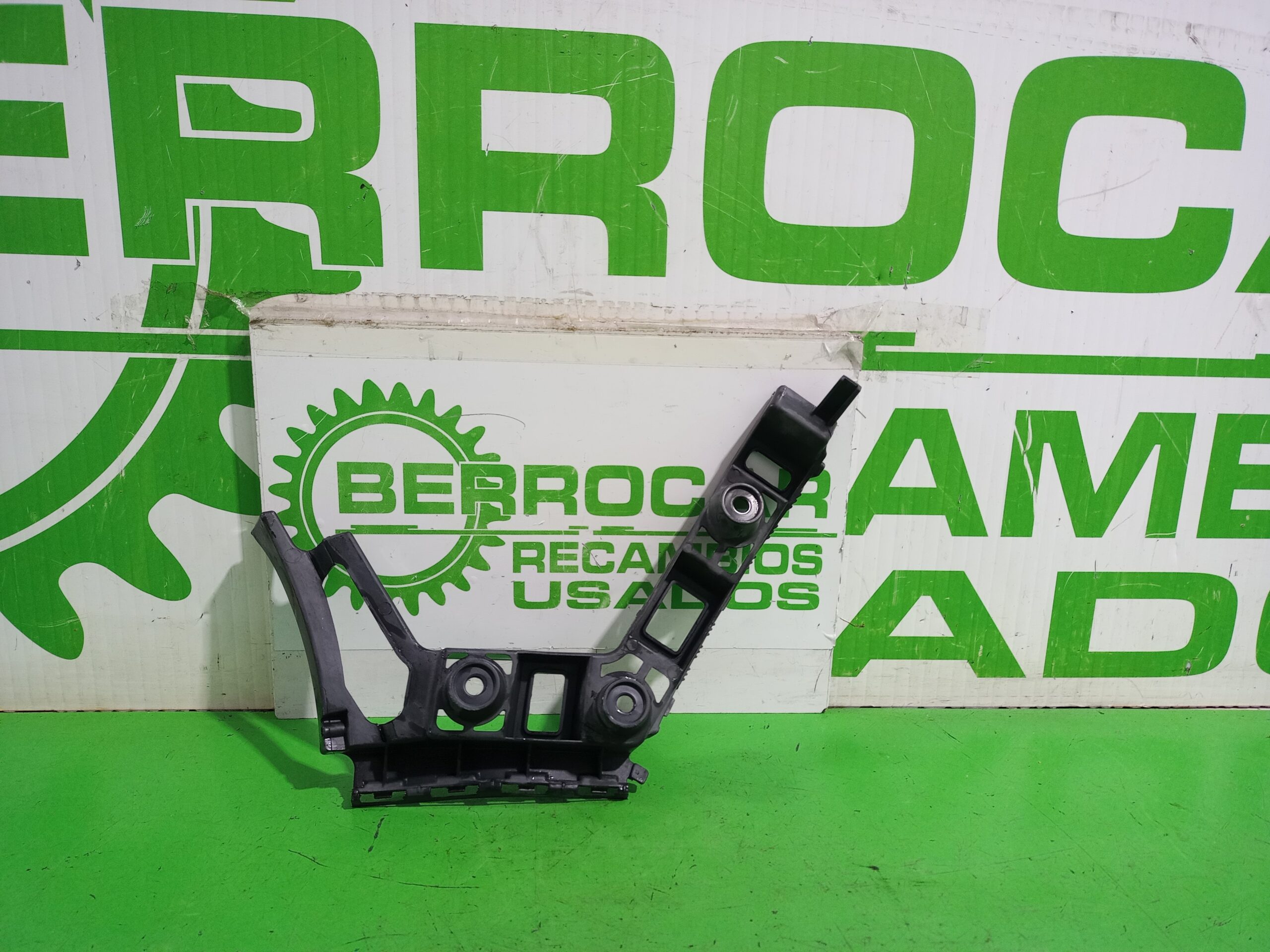 soporte_paragolpes_trasero_1355d301161_volkswagen_golf_vi_5k1_advance