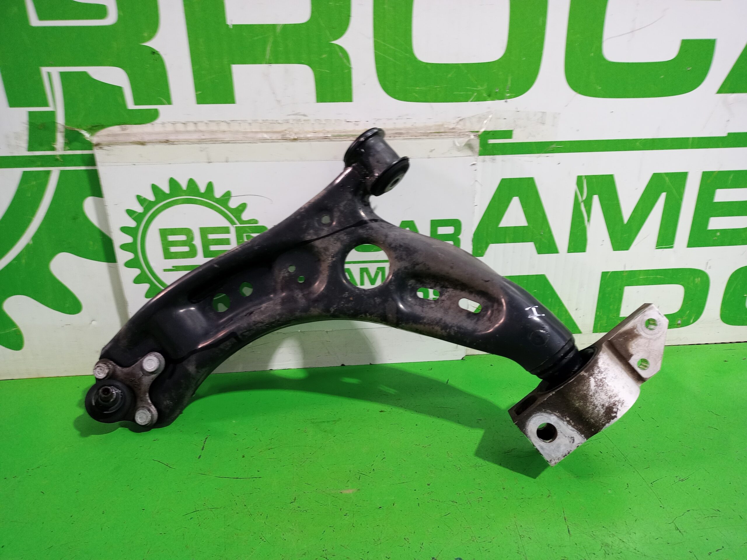 brazo_suspension_inferior_delantero_izquierdo_1k0407151bc_volkswagen_golf_vi_5k1_advance
