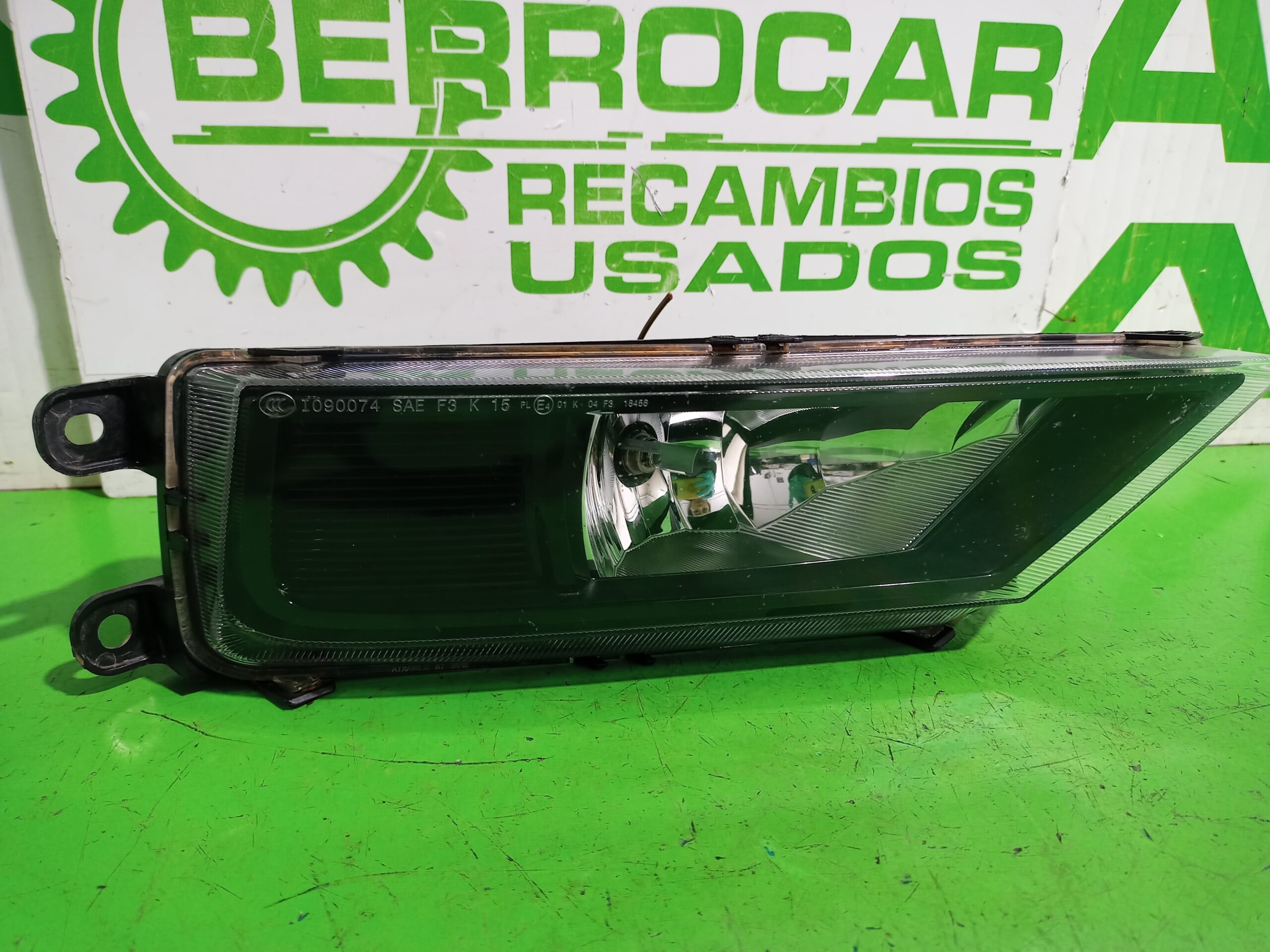 faro_antiniebla_derecho_5na941700d_volkswagen_t_roc_d11_basis