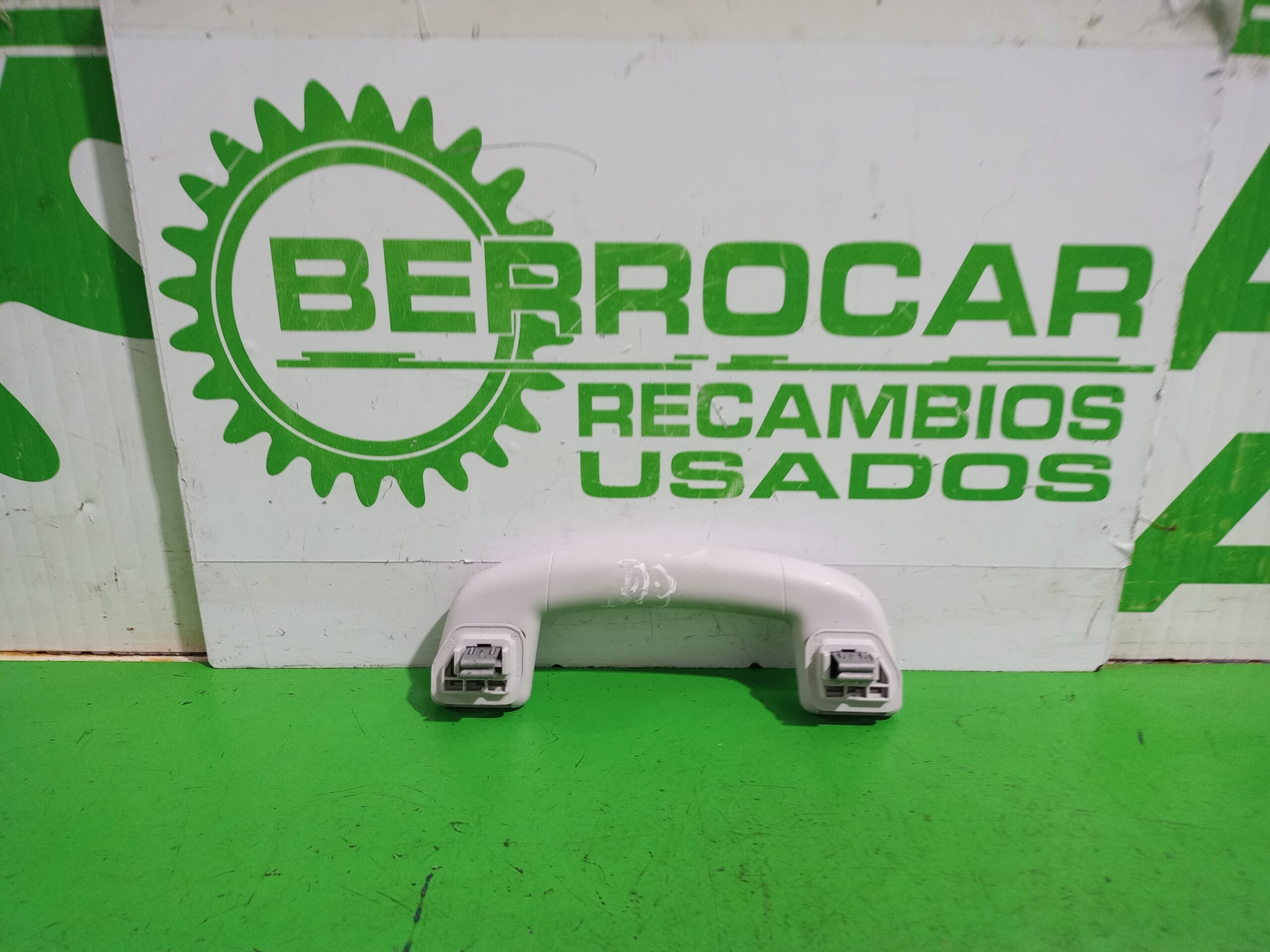 asidero_techo_delantero_derecho_2g0857607_volkswagen_t_roc_d11_basis