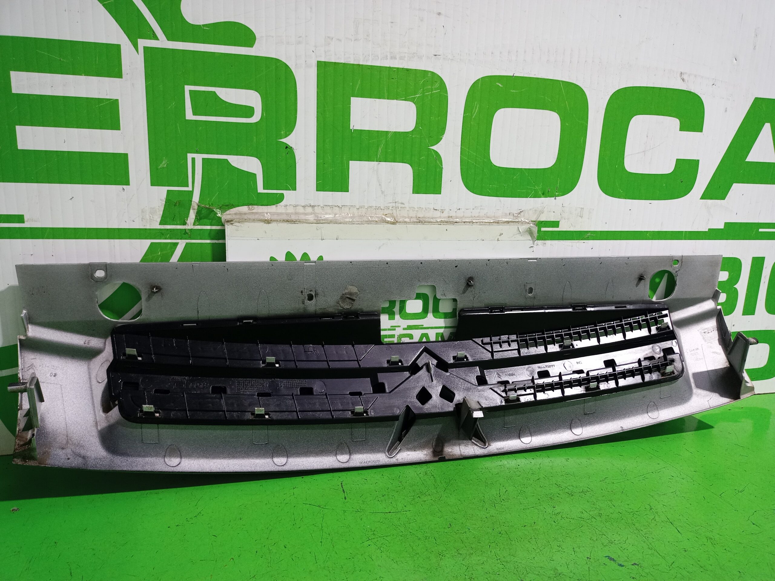 rejilla_delantera_9644758077_citr_n_berlingo_1_9_d_600_furg