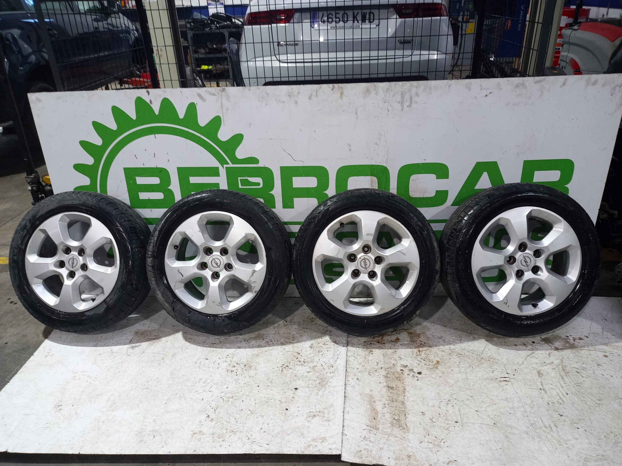 juego_llantas_1002219_opel_astra_h_berlina_elegance