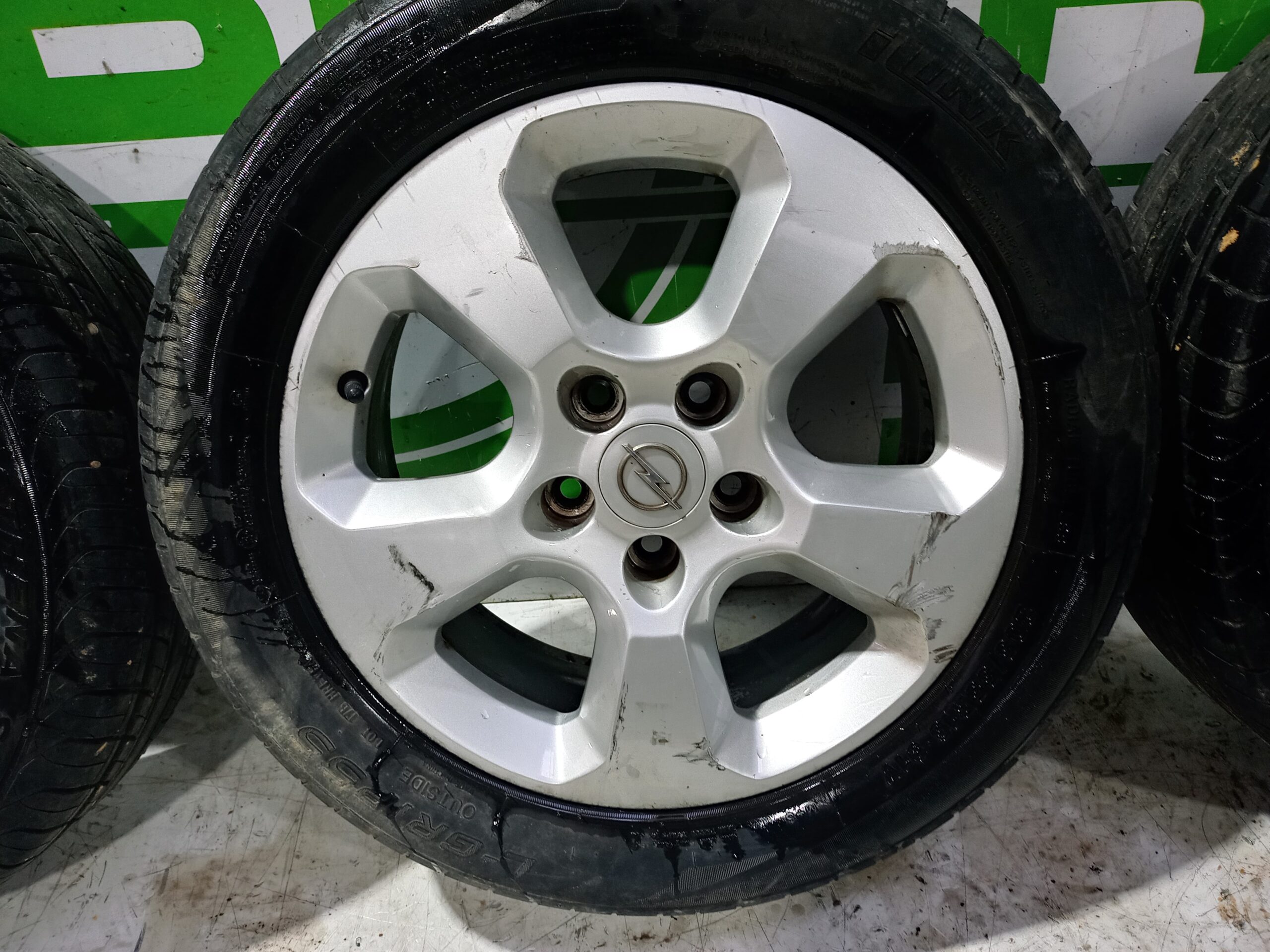 juego_llantas_1002219_opel_astra_h_berlina_elegance