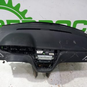 salpicadero_16100355zd_98021008xm_peugeot_2008_2013_allure