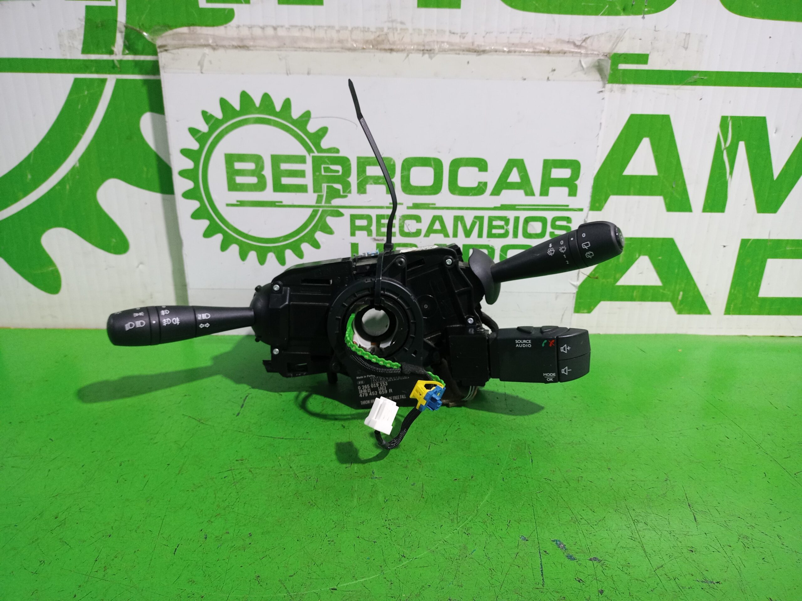 mando_multifuncion_479452659r_dacia_sandero_laureate