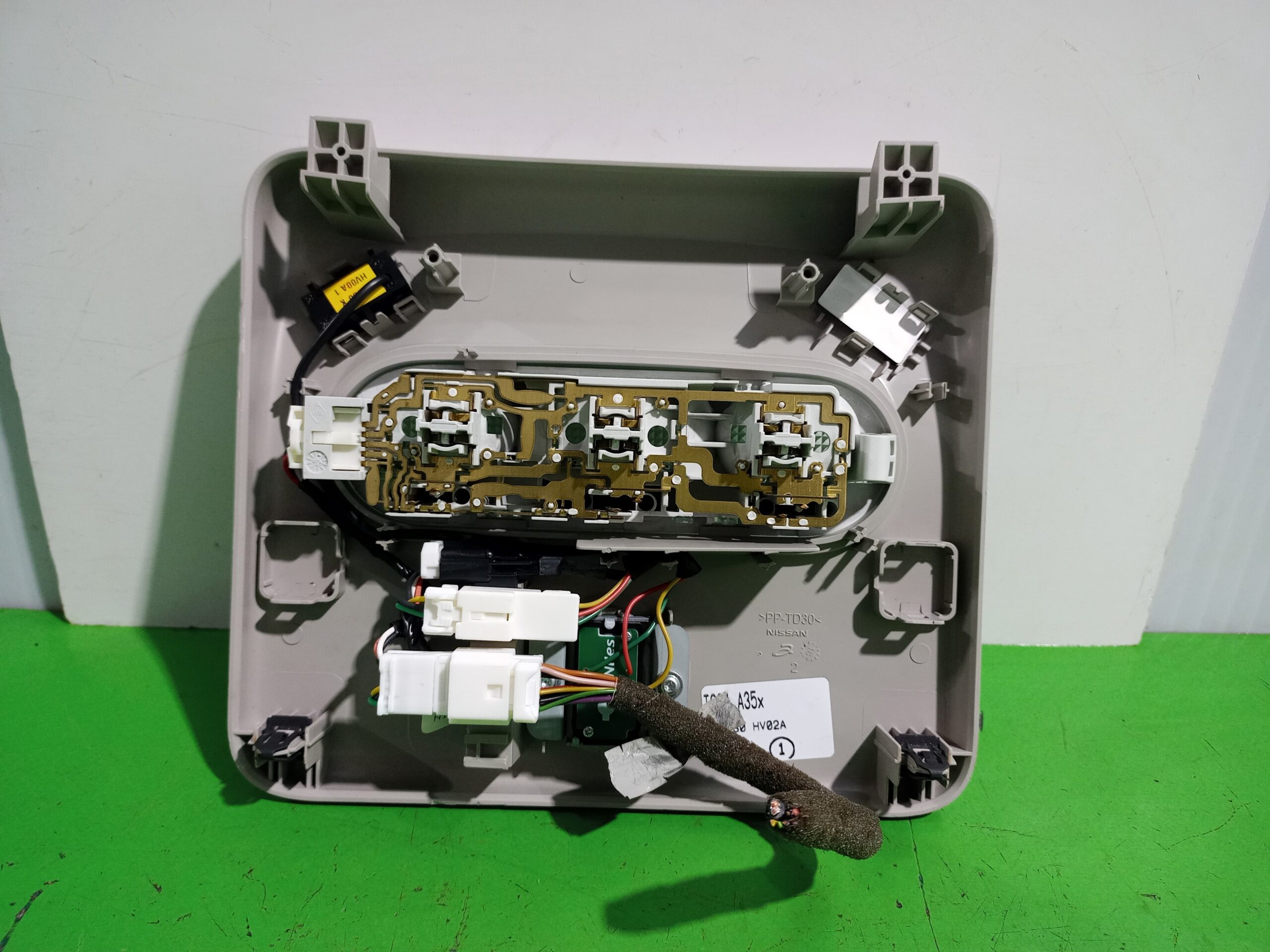 luz_interior_b26430hv02a_nissan_qashqai_j11_acenta