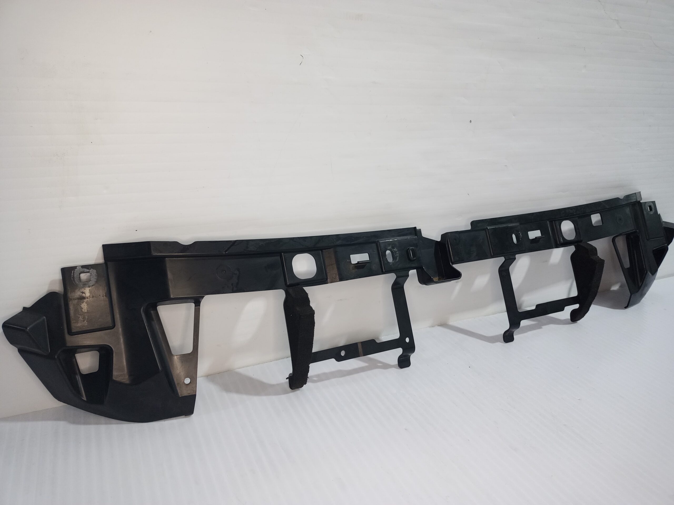 soporte_paragolpe_central_j9c317640a_jaguar_e_pace_x540_2_0_d150_awd