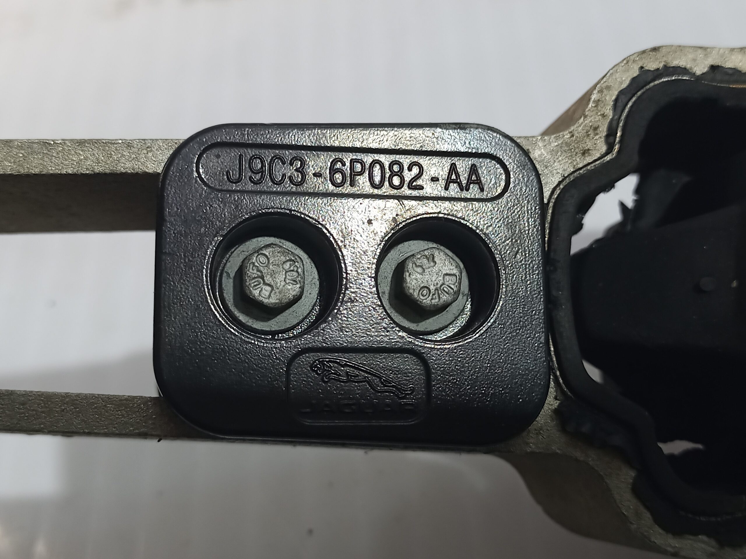 soporte_motor_trasero_j9c36p082aa_jaguar_e_pace_x540_2_0_d150_awd