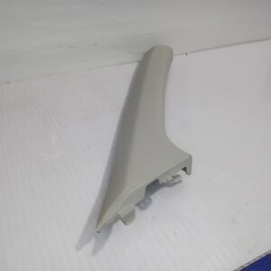 moldura_derecha_85821_q0000_hyundai_i20_bc3_essence_mild_hybrid