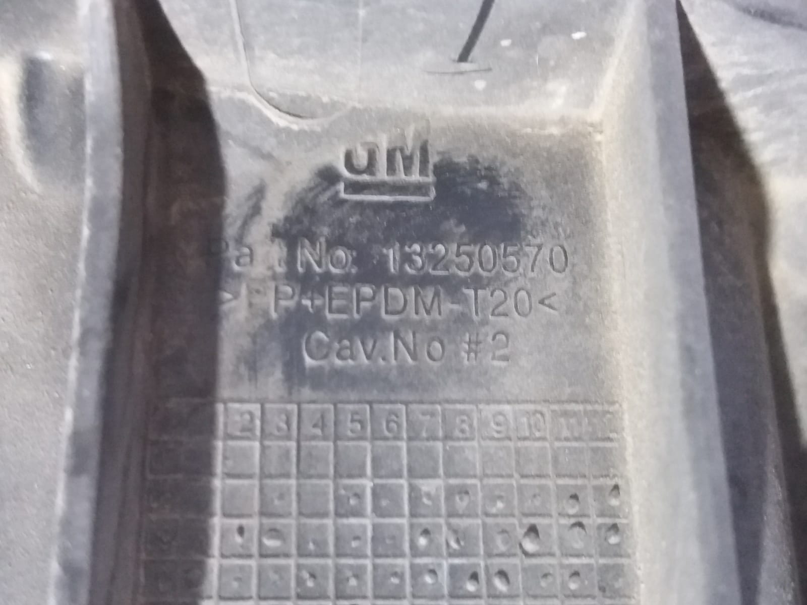 soporte_faro_izquierdo_13250570_opel_insignia_berlina_2_0_16v_cdti